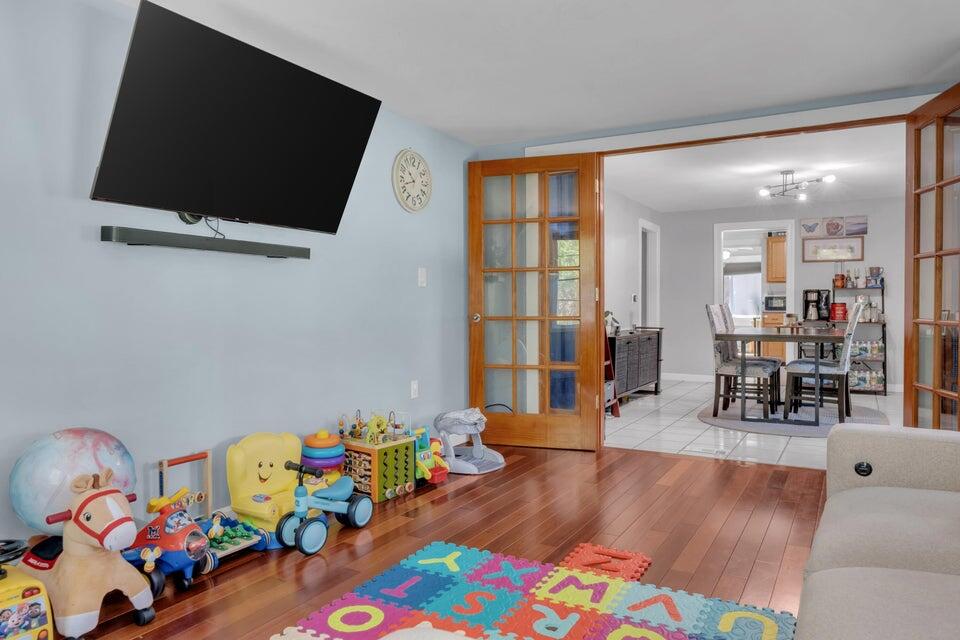 9 Middle Road Extension