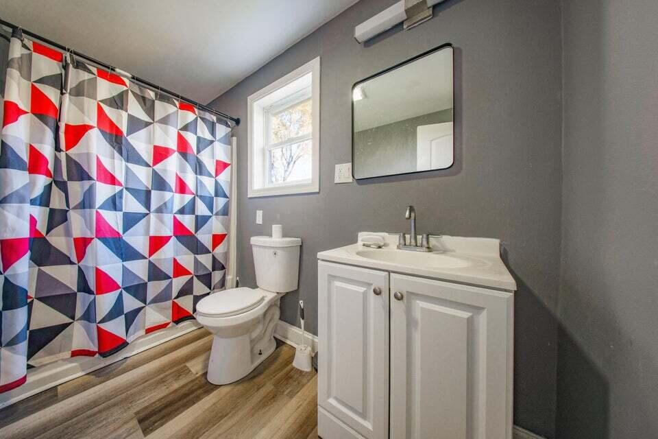 1306 Long Plains Road