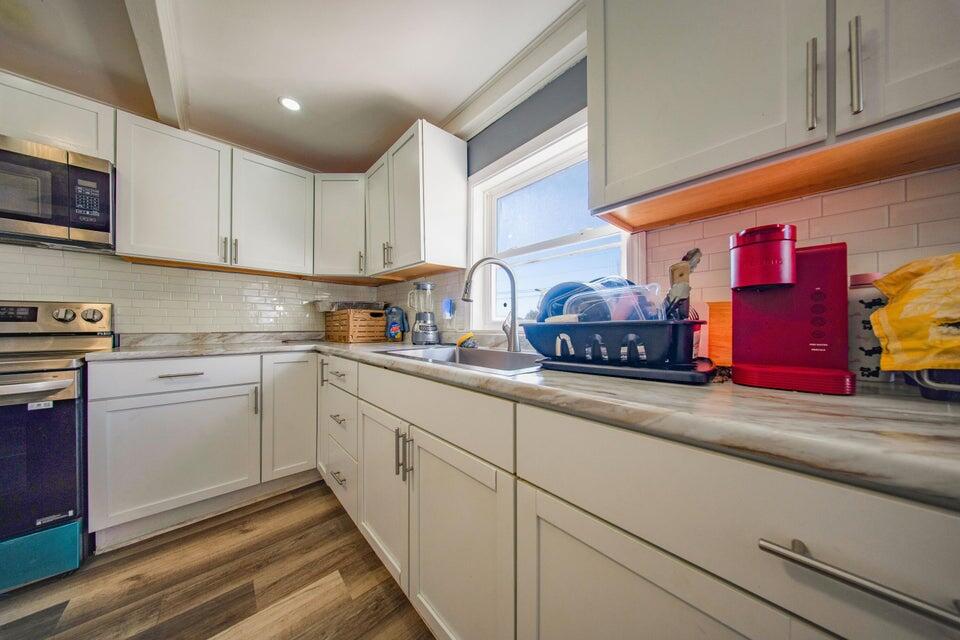 1306 Long Plains Road