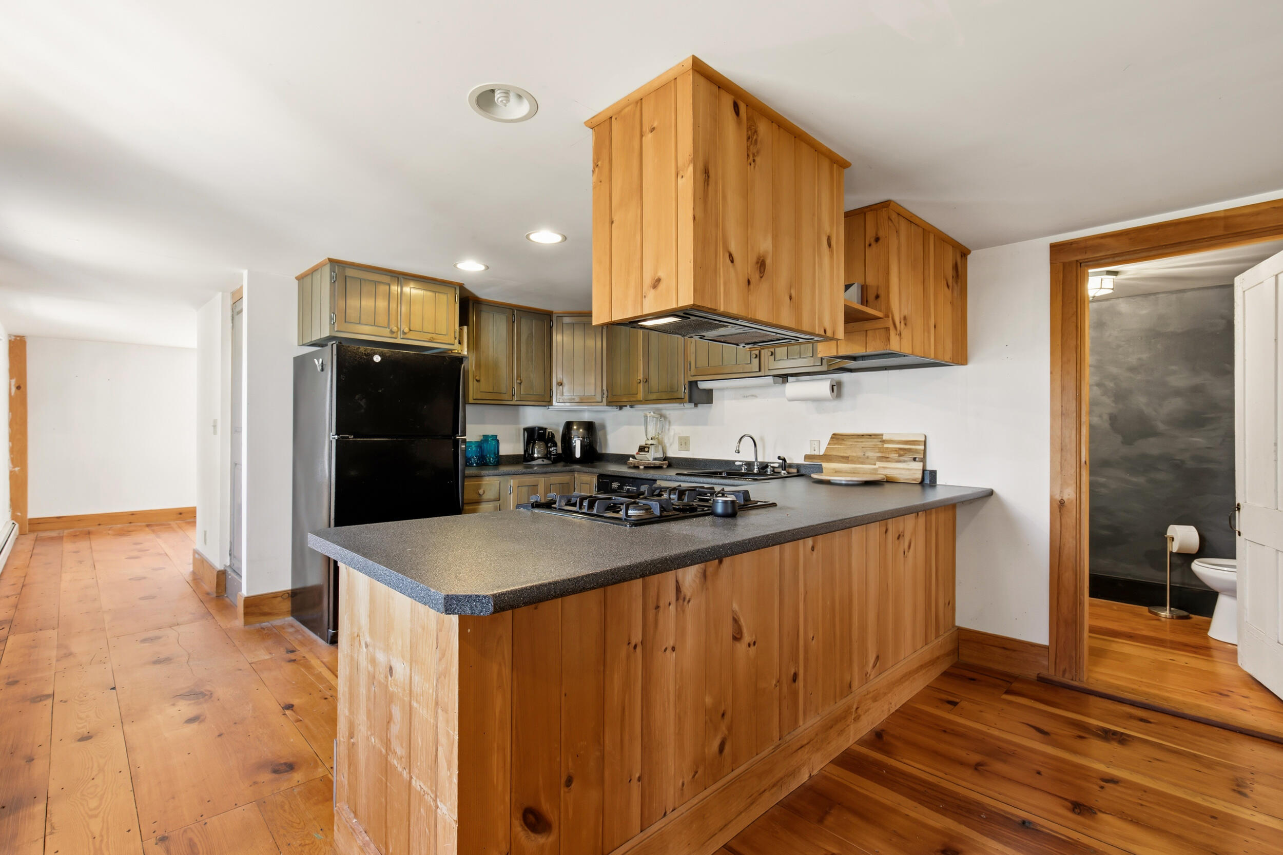 15 Ossipee Trail E