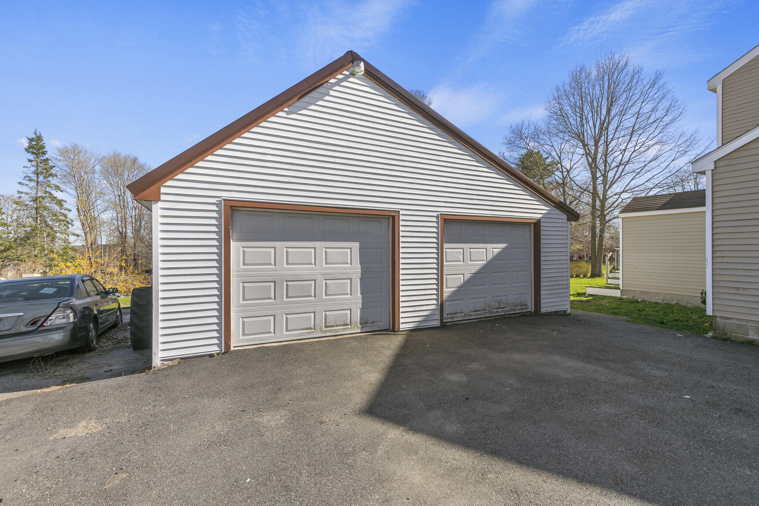 115 River Road