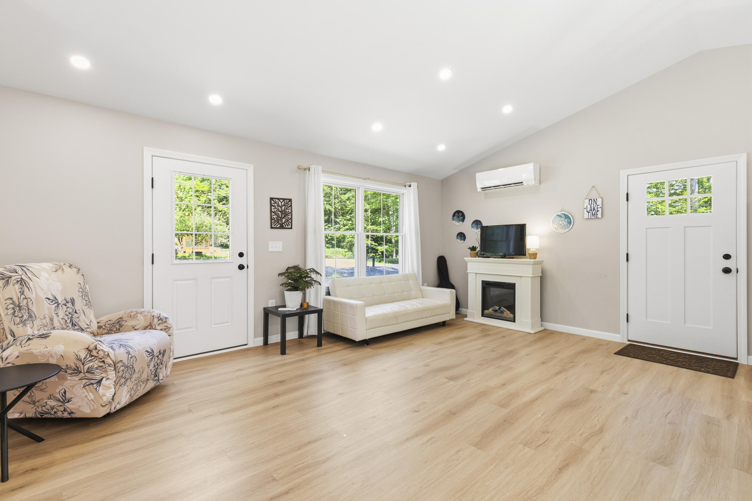 193 Dunton Road