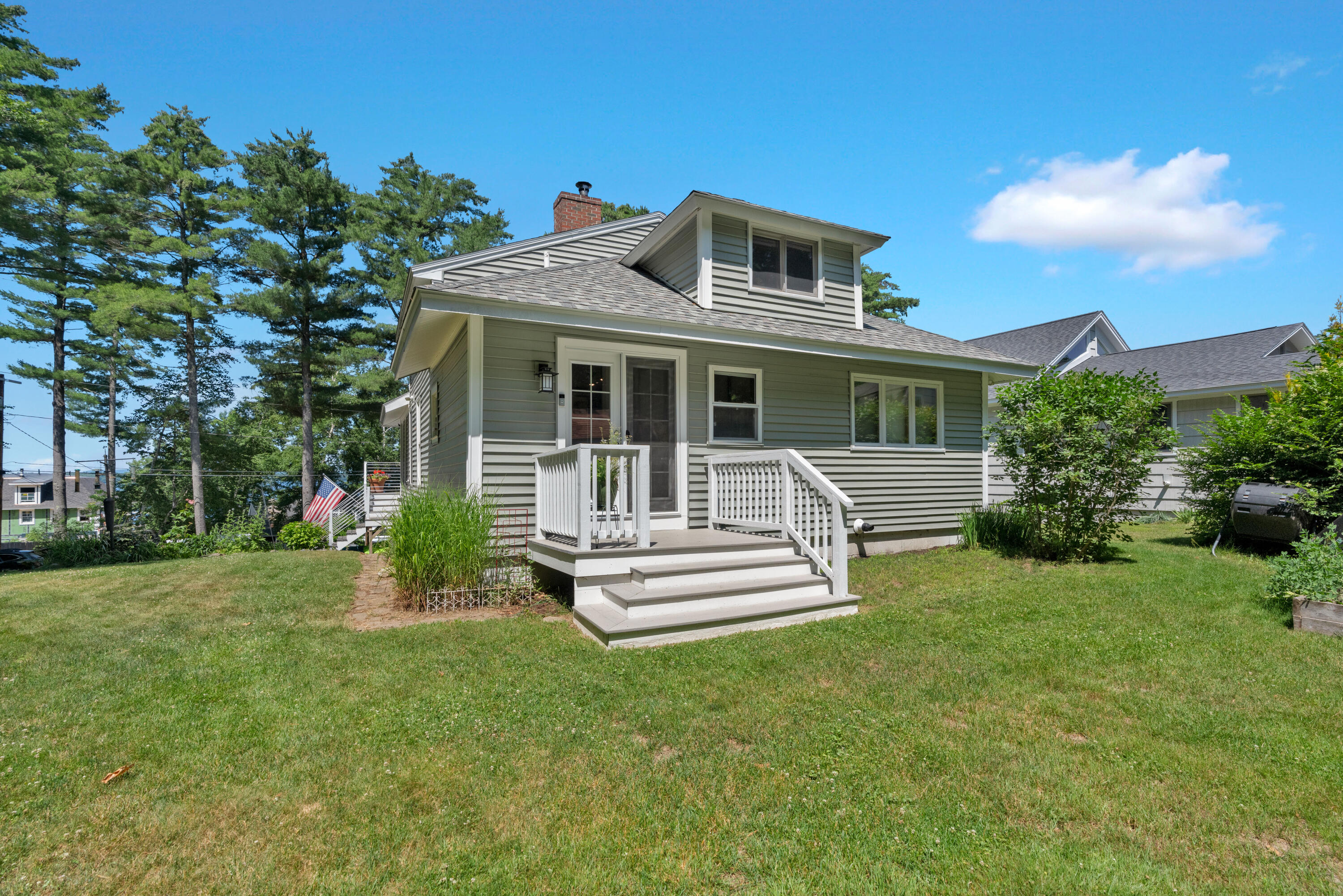 25 Lake Avenue