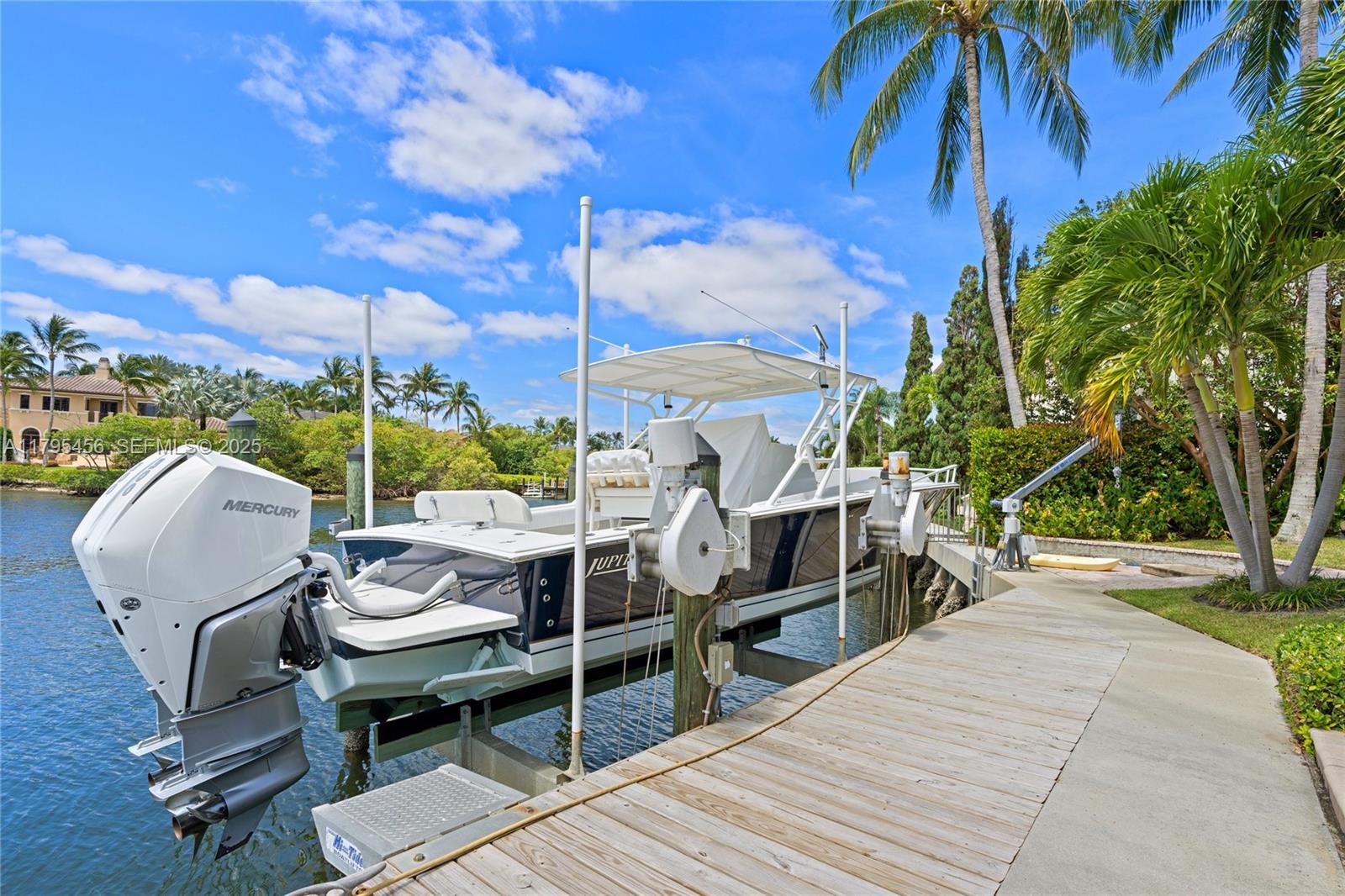 848 Harbour Isle Place