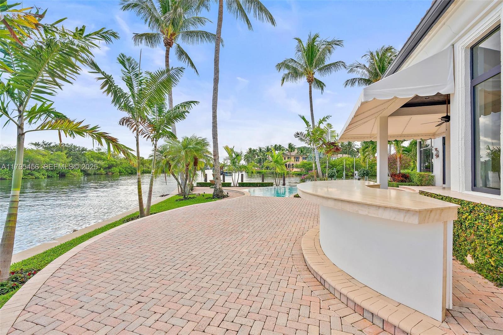 848 Harbour Isle Place