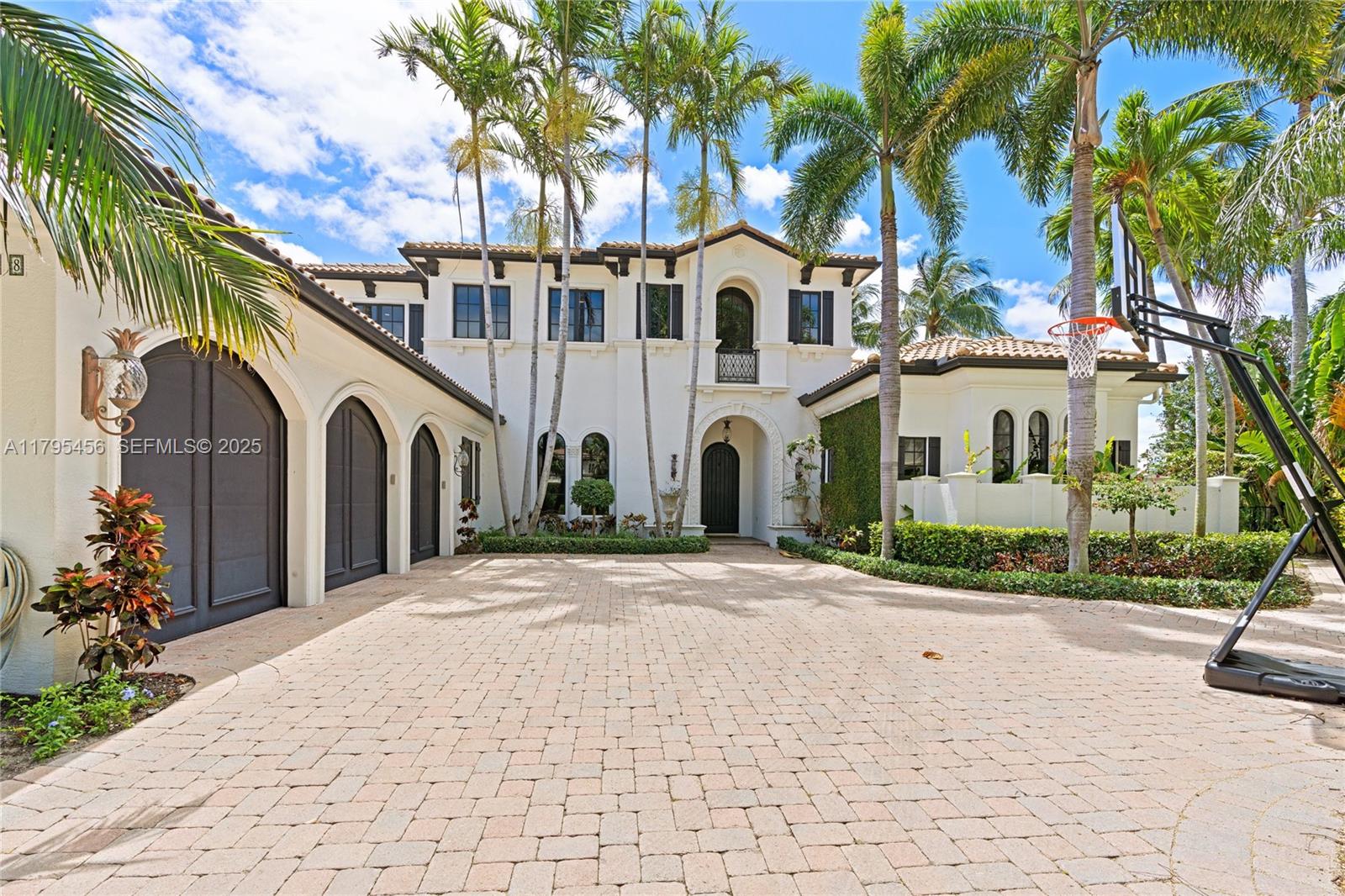 848 Harbour Isle Place