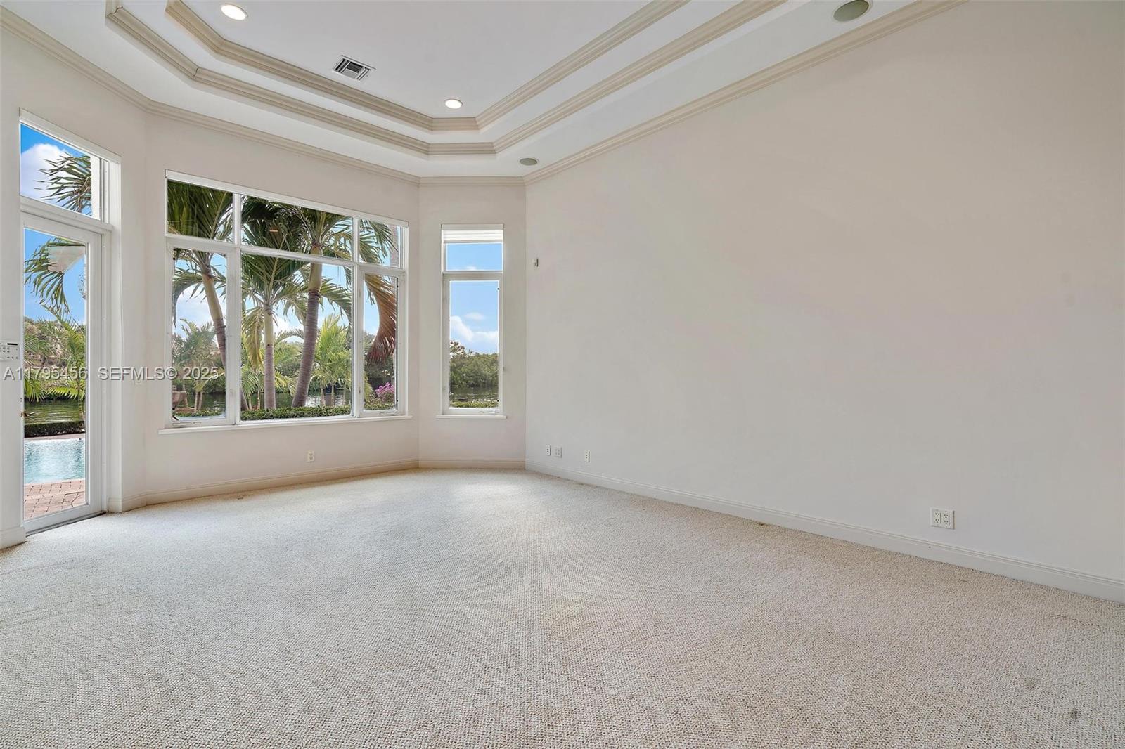 848 Harbour Isle Place