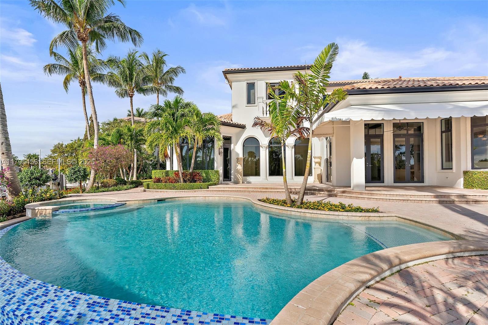 848 Harbour Isle Place
