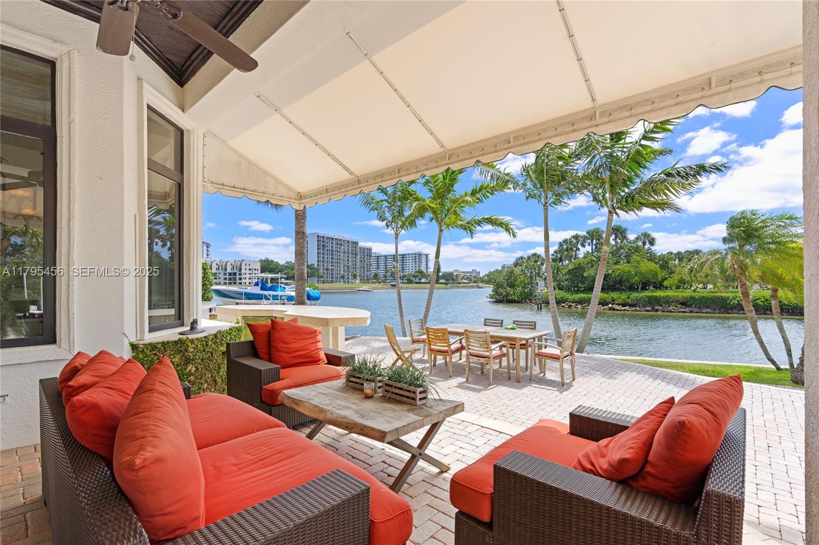 848 Harbour Isle Place