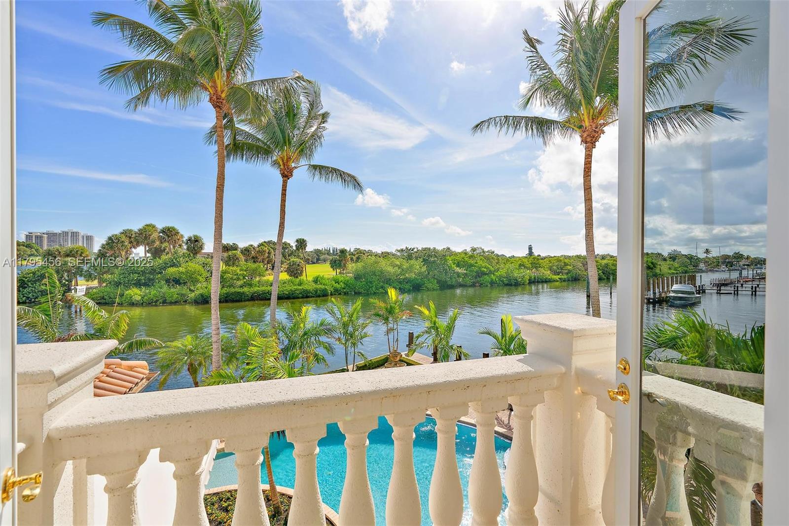 848 Harbour Isle Place