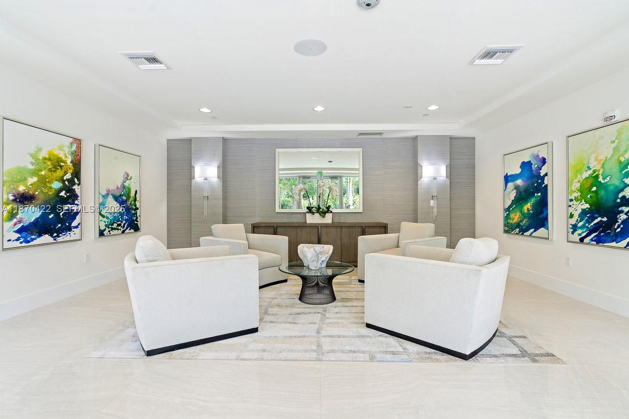 2720 Donald Ross Road 512