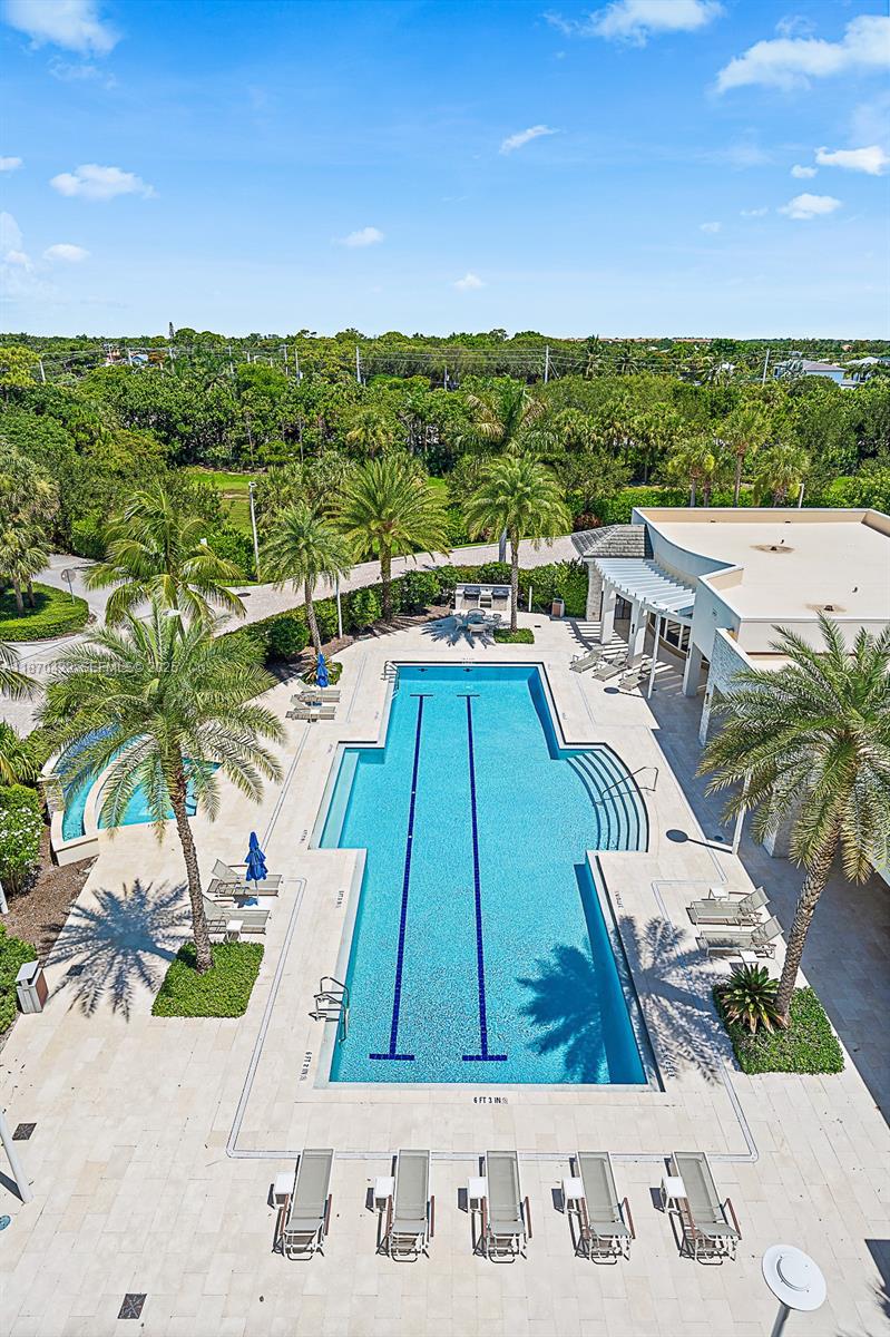 2720 Donald Ross Road 512