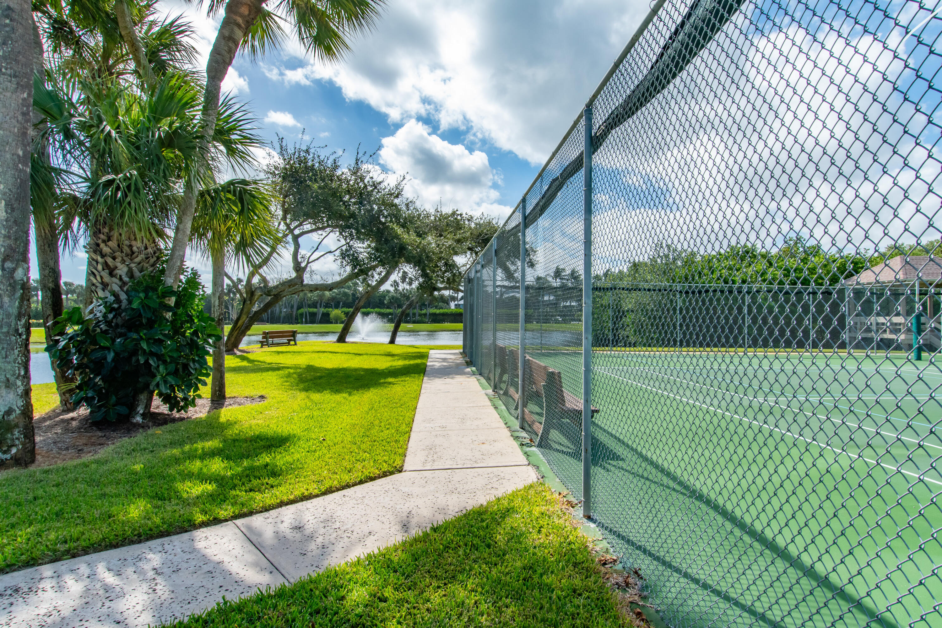 4440 NE Sandpebble Trace 104