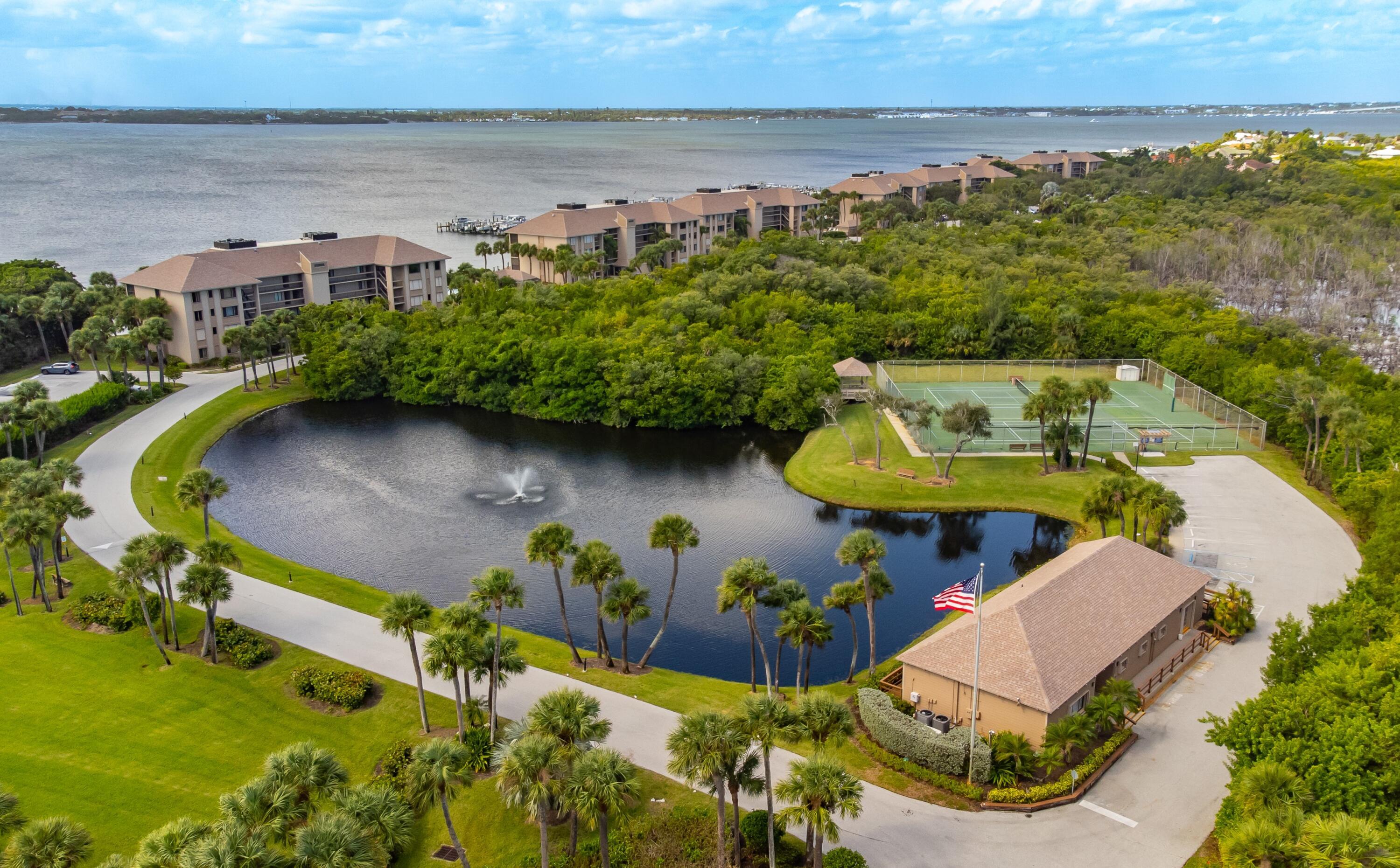 4440 NE Sandpebble Trace 104