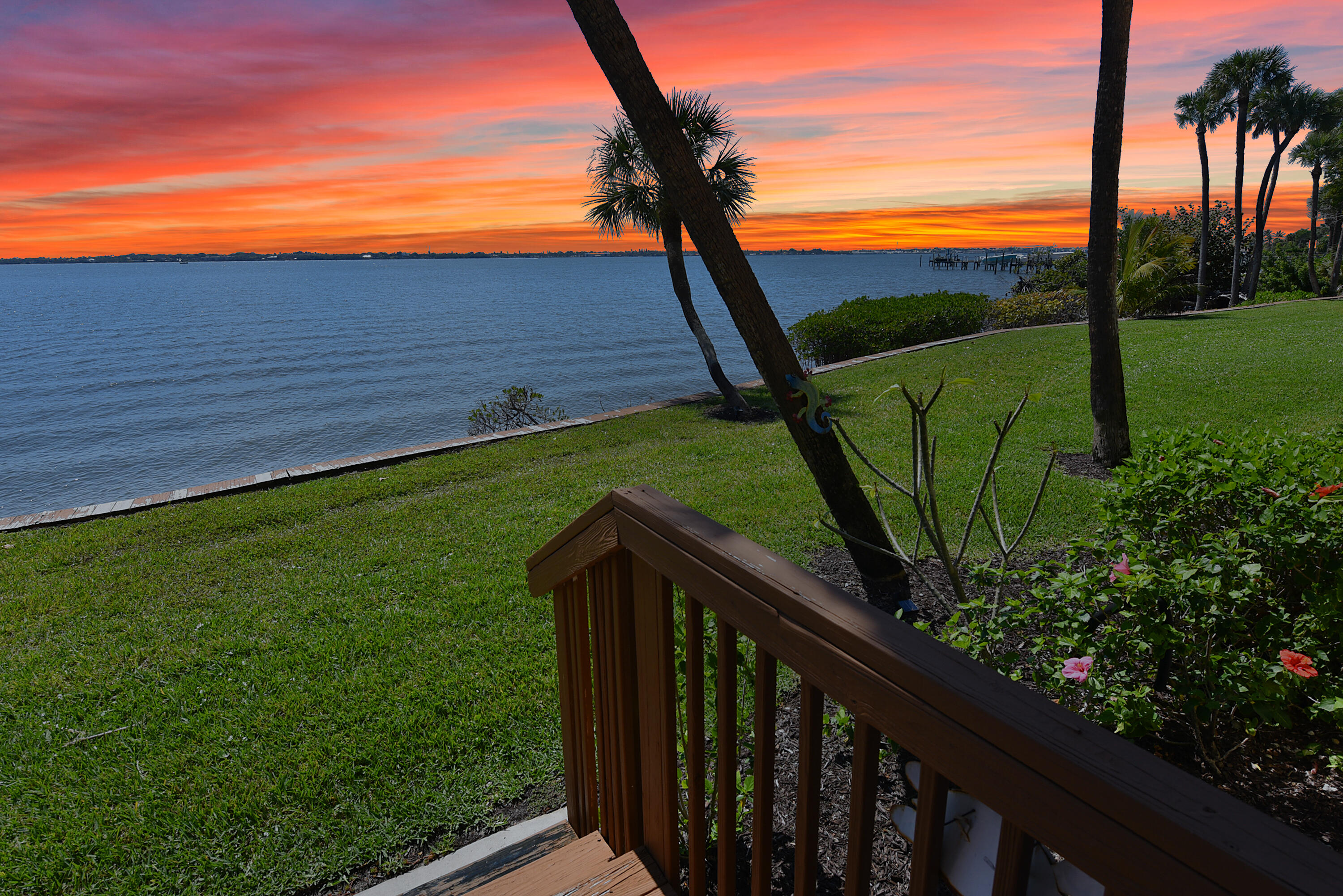 4440 NE Sandpebble Trace 104