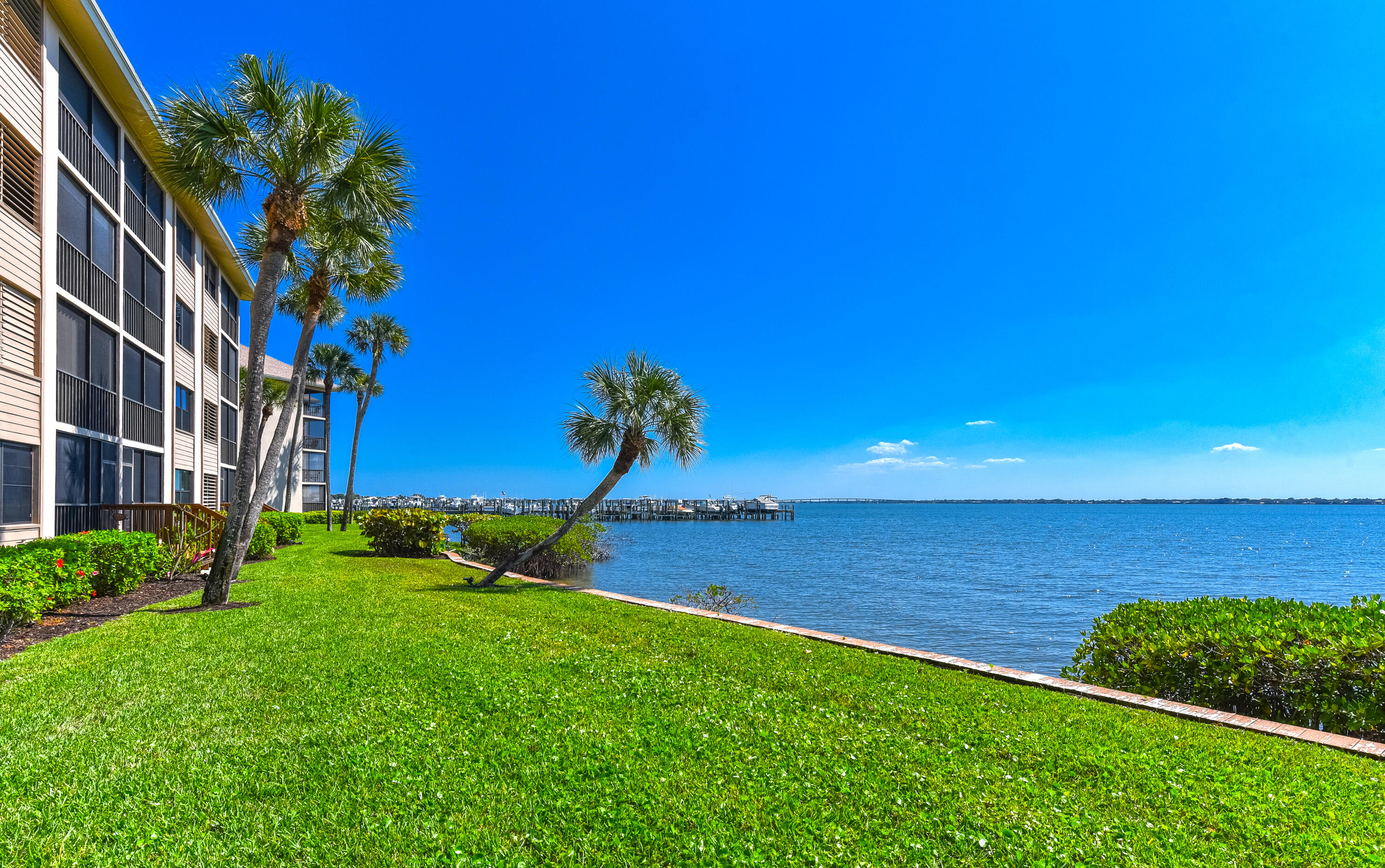 4440 NE Sandpebble Trace 104