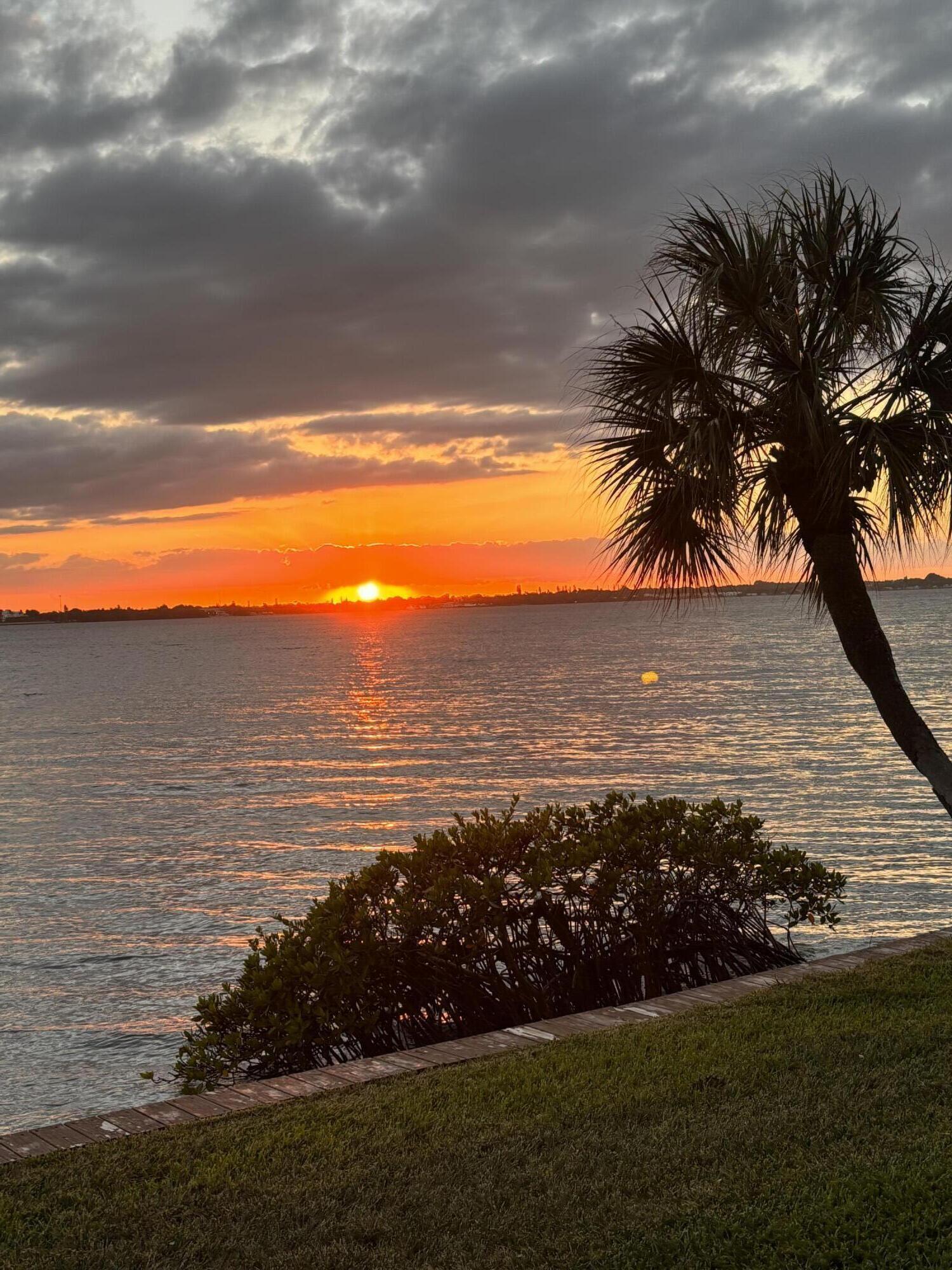 4440 NE Sandpebble Trace 104