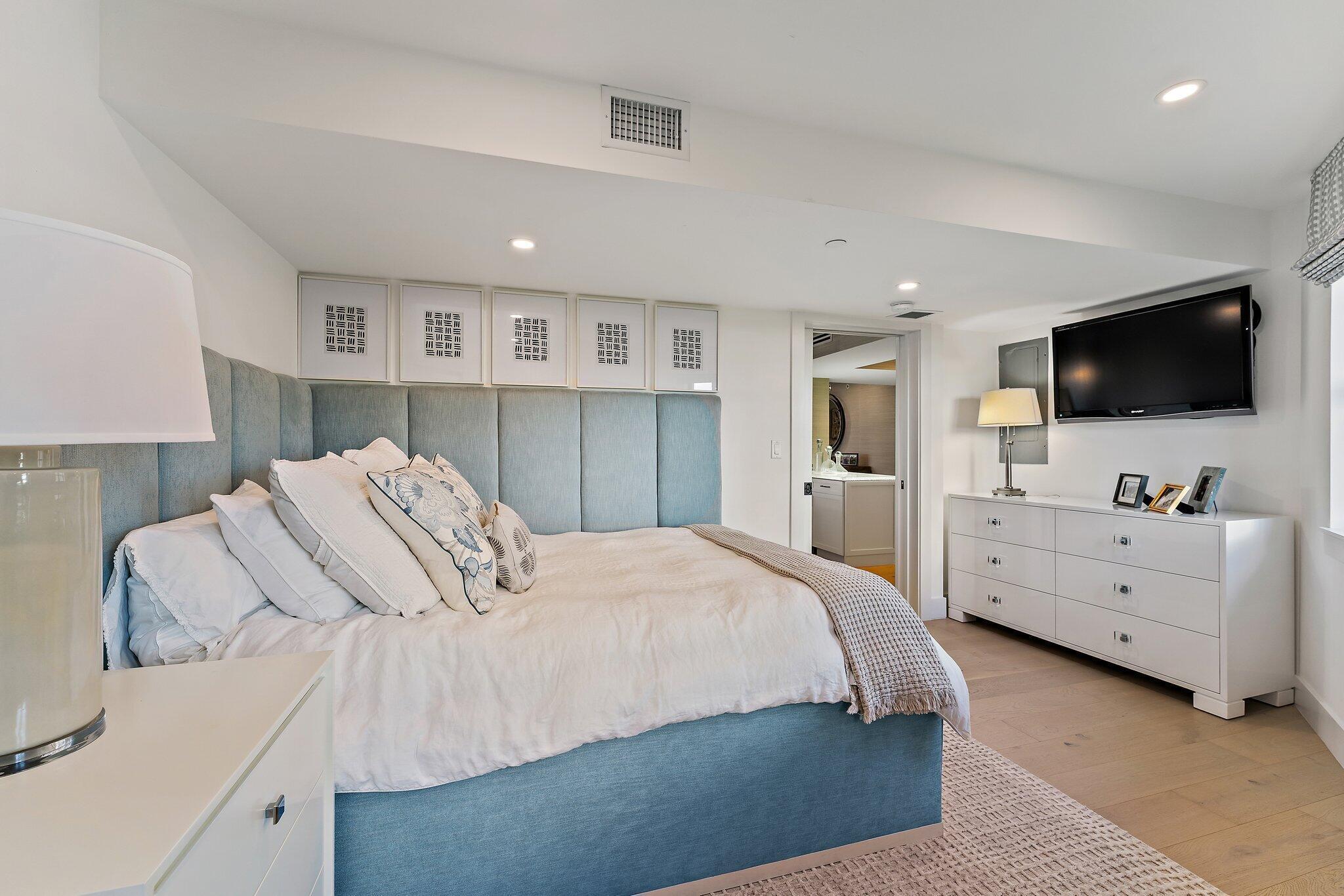 19800 Sandpointe Bay Drive 101