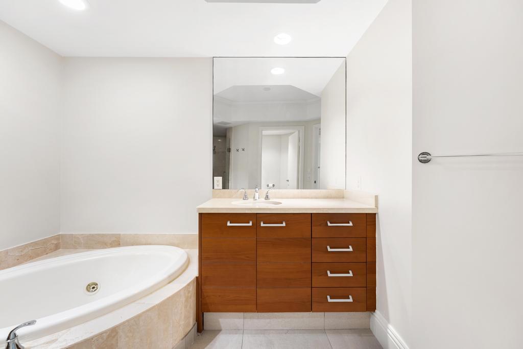 3610 Gardens Parkway 502a