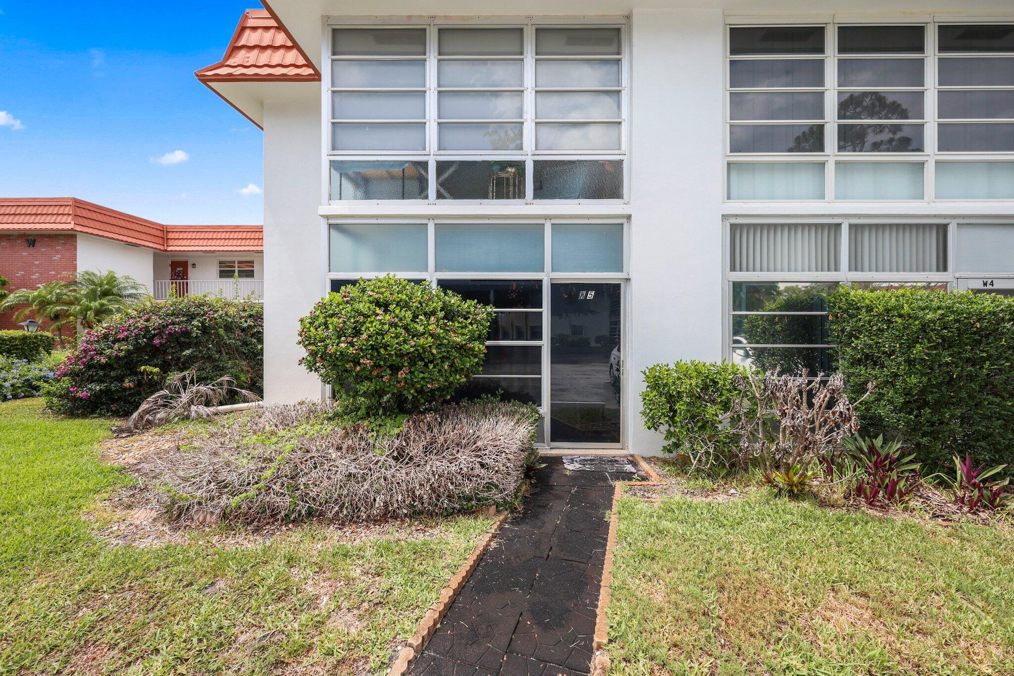 2600 SE Ocean Boulevard W5