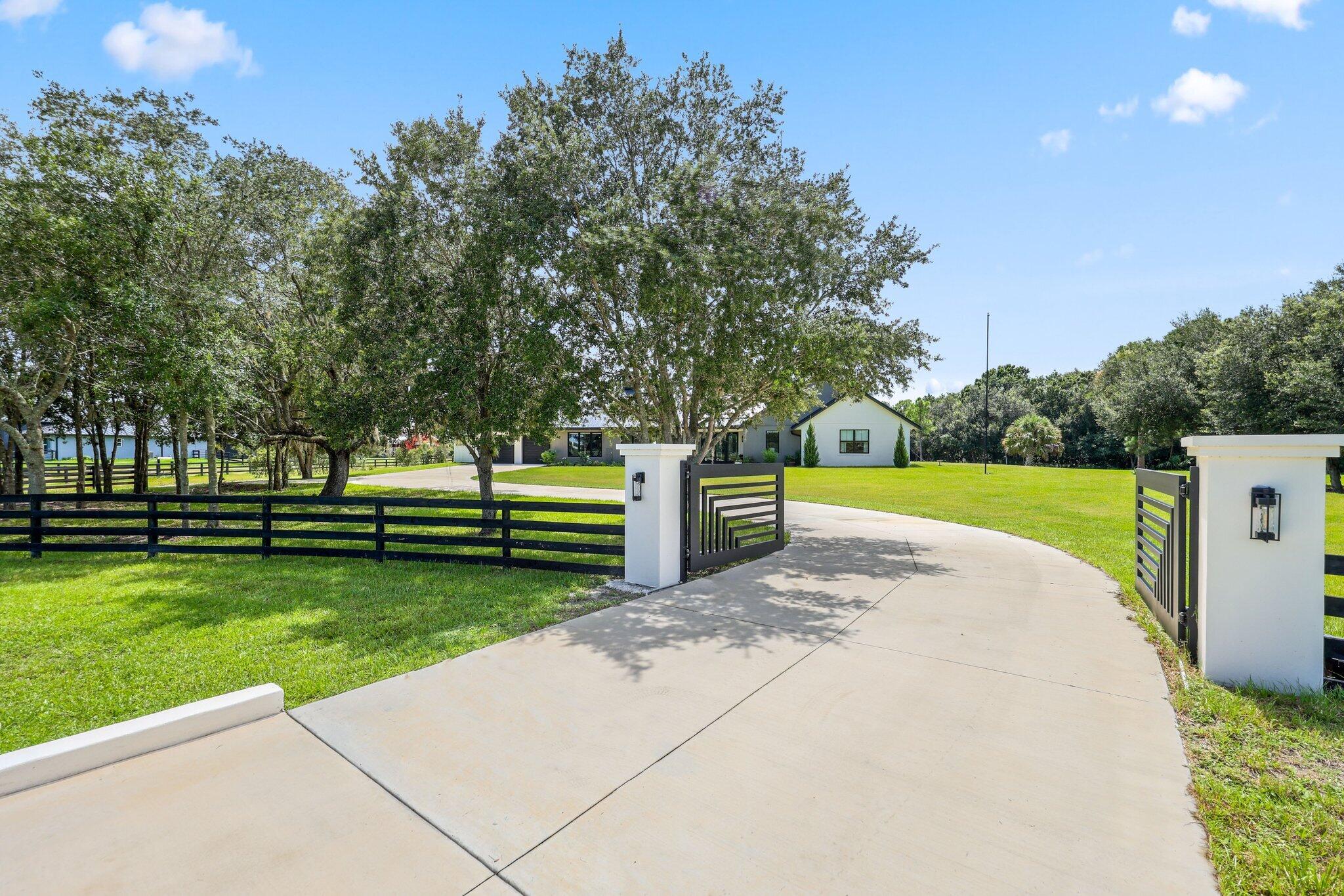 1955 SE 137TH Way