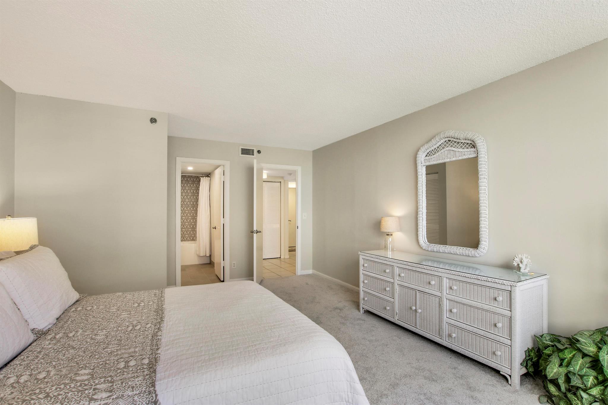 500 Ocean Drive Unit: E-9a