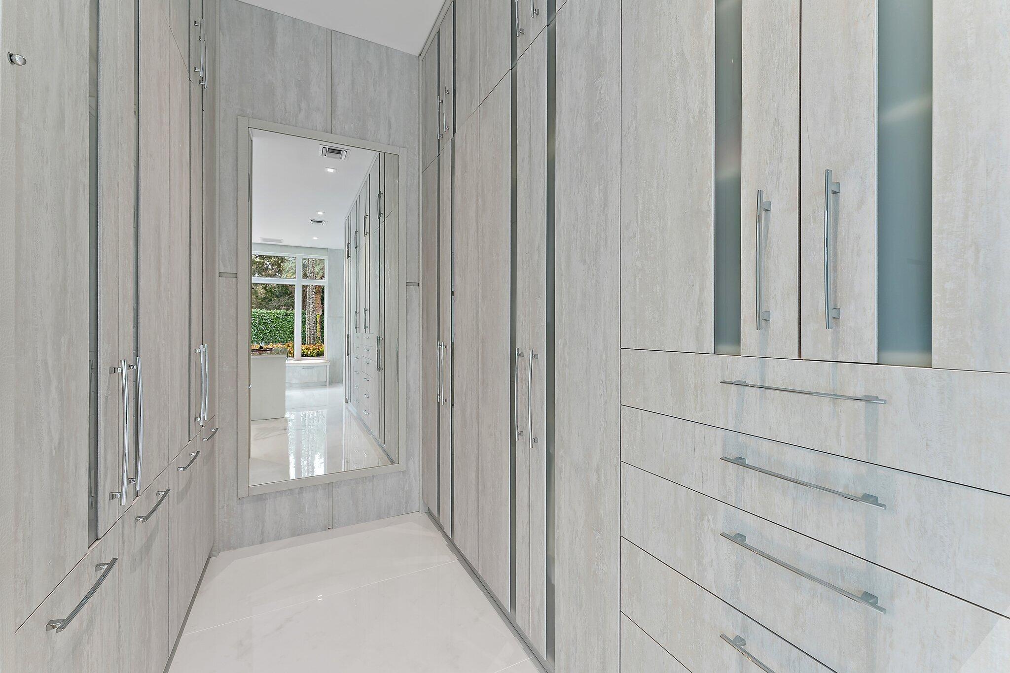 103 W Bears Club Drive