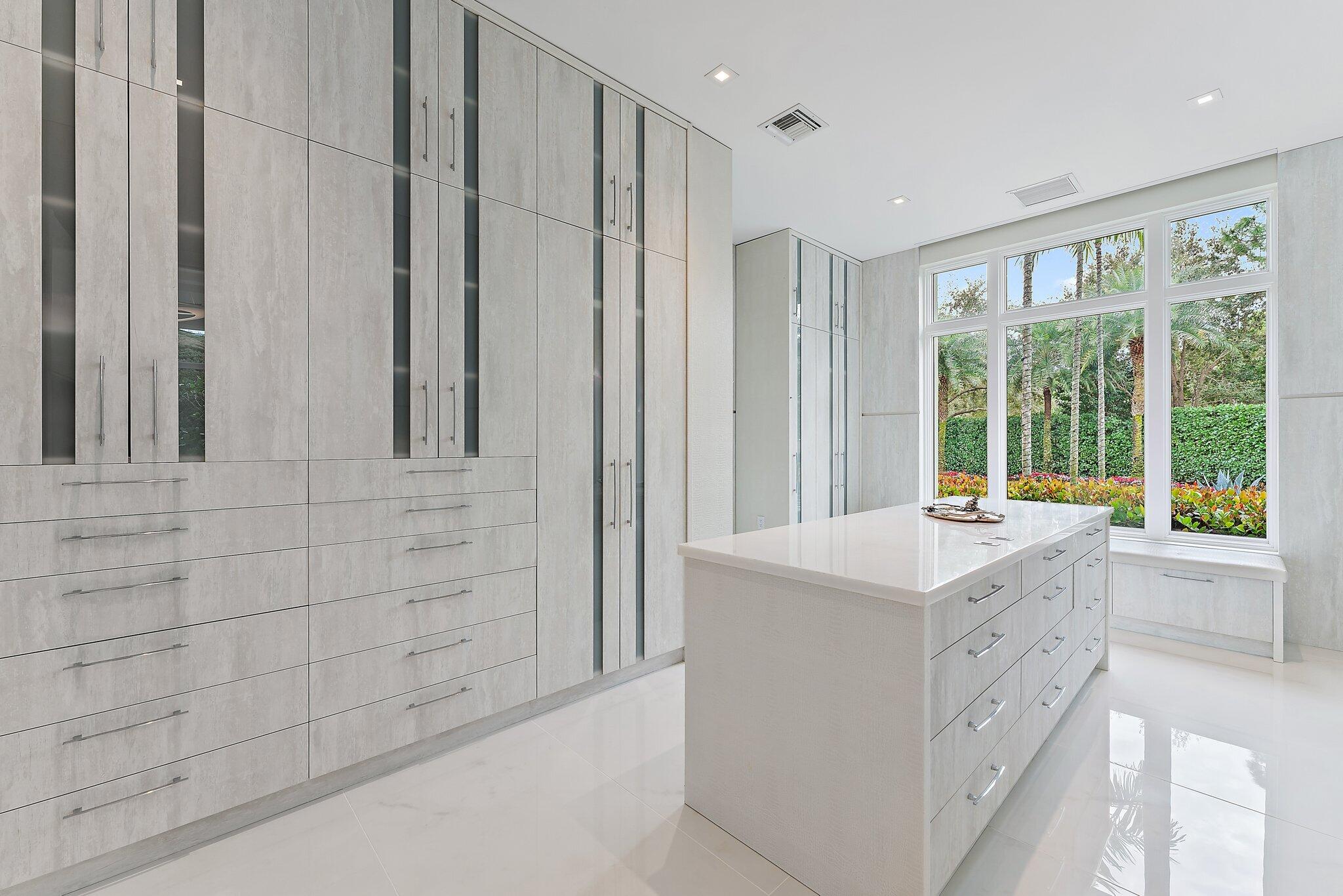 103 W Bears Club Drive