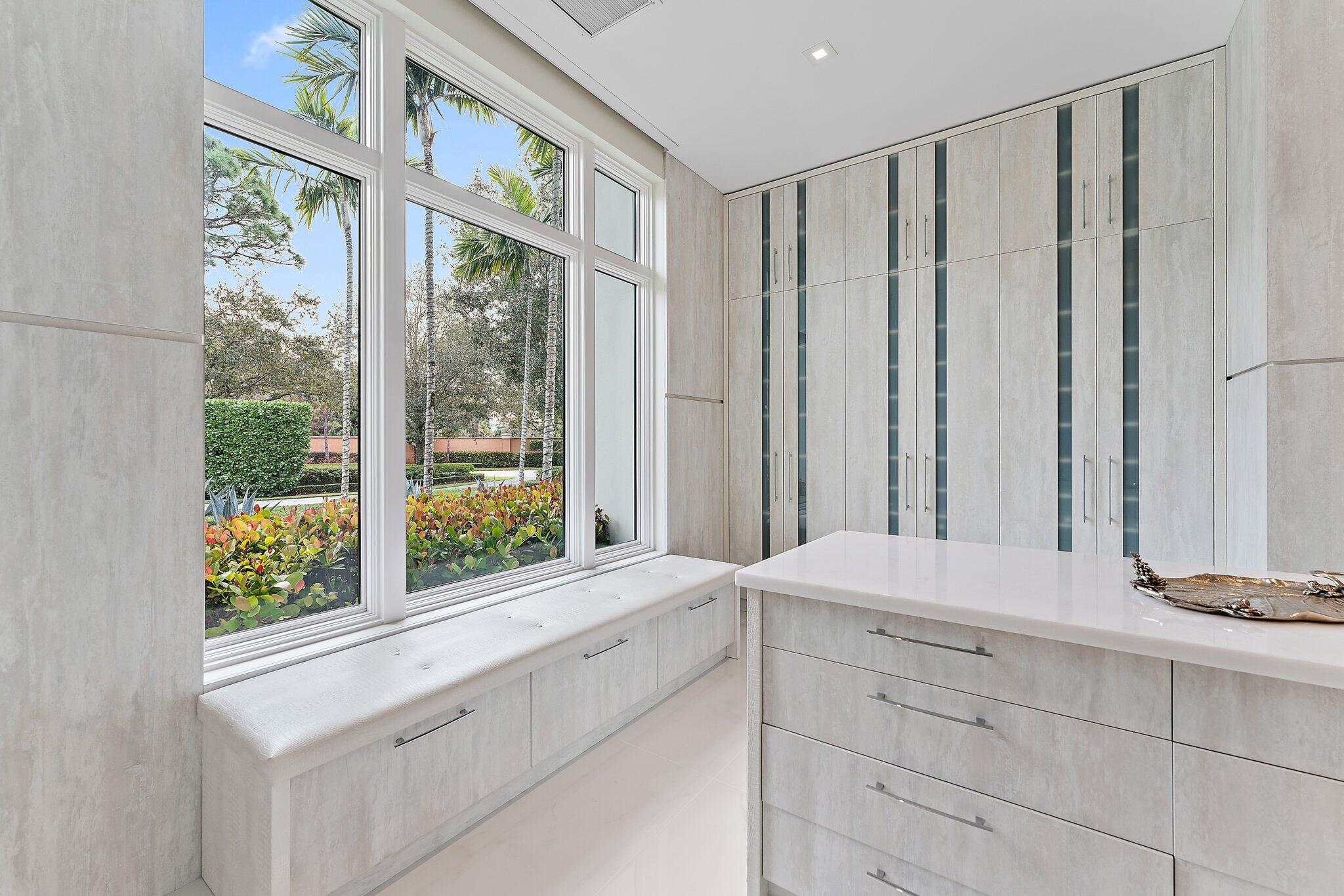 103 W Bears Club Drive