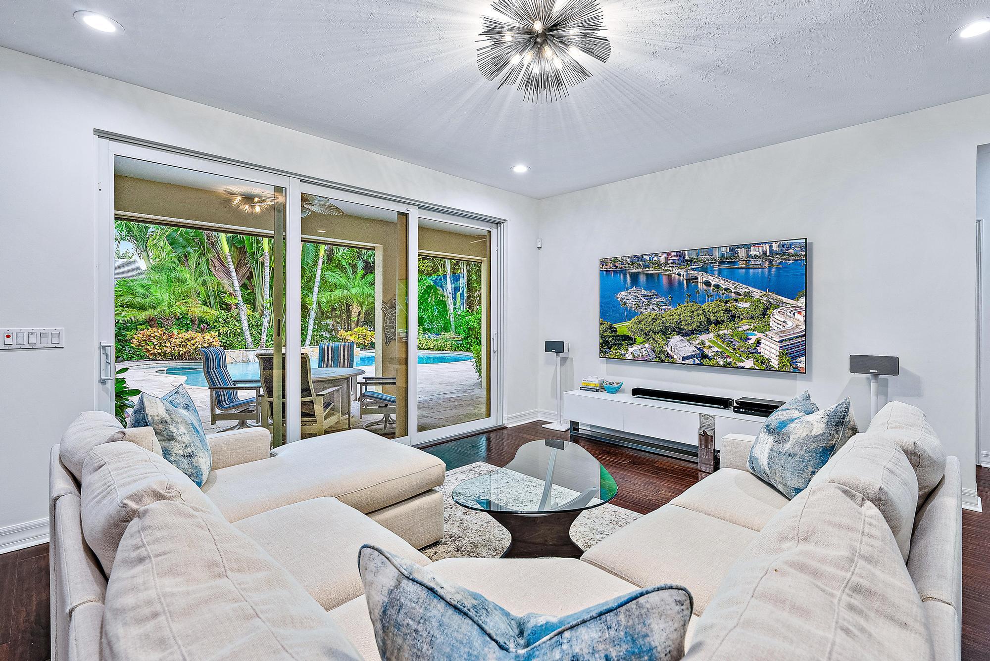 2702 W Mallory Boulevard