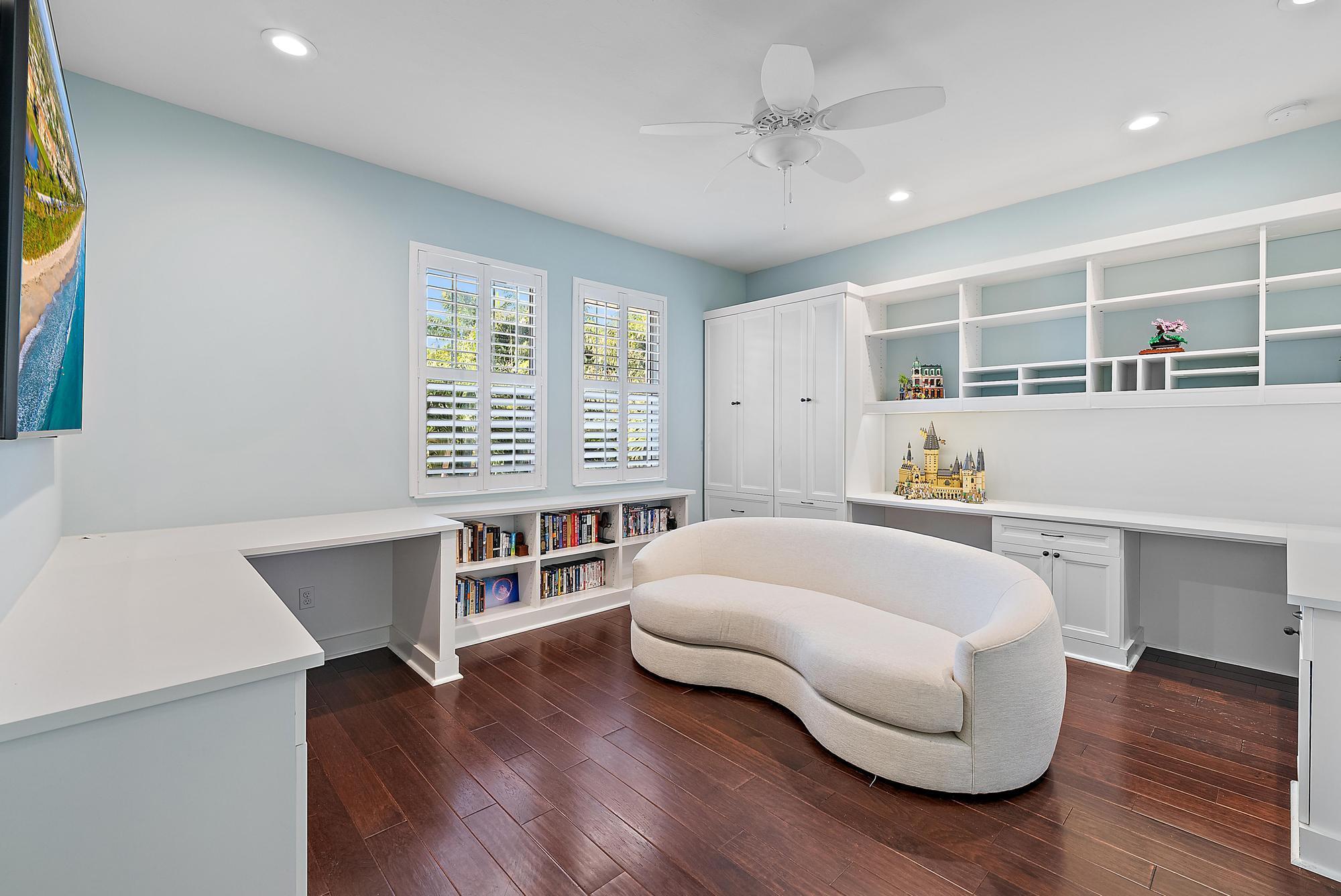 2702 W Mallory Boulevard