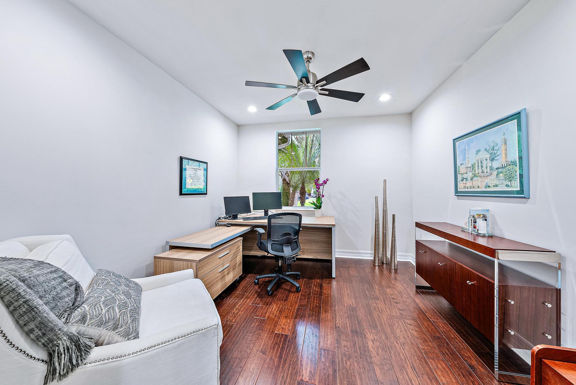 2702 W Mallory Boulevard