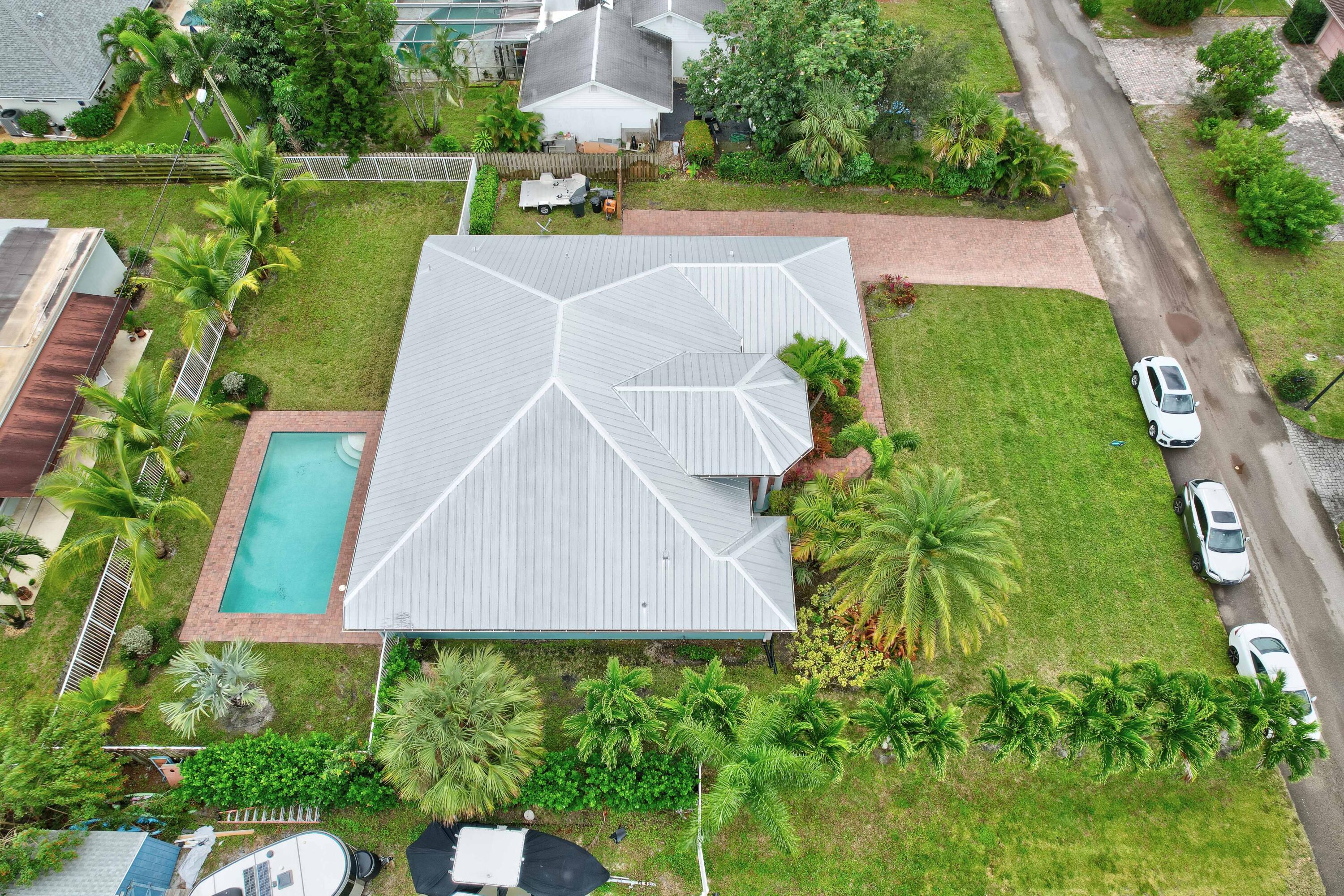 112 Fairview W
