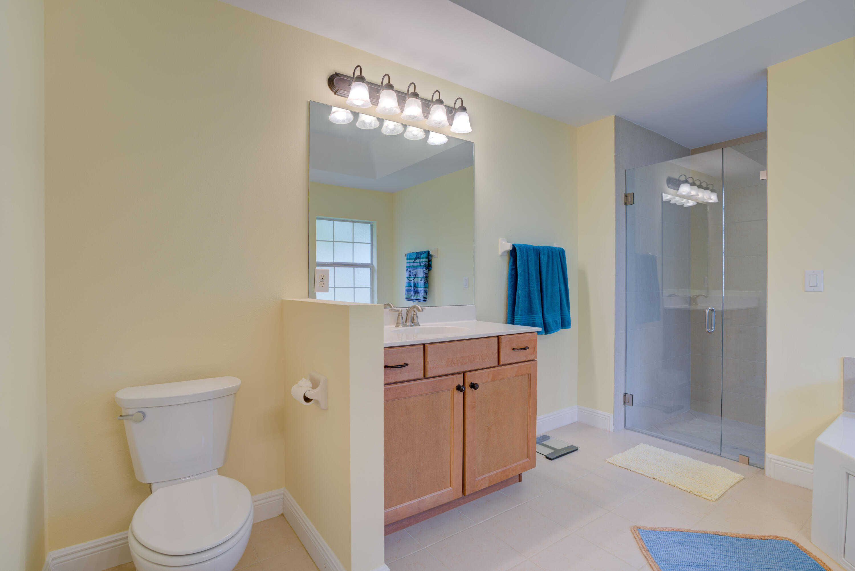 112 Fairview W