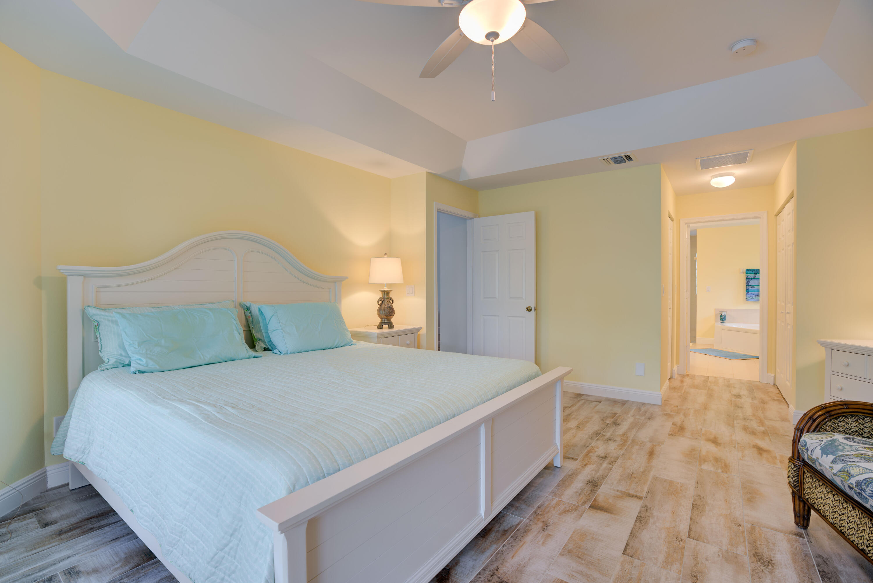 112 Fairview W