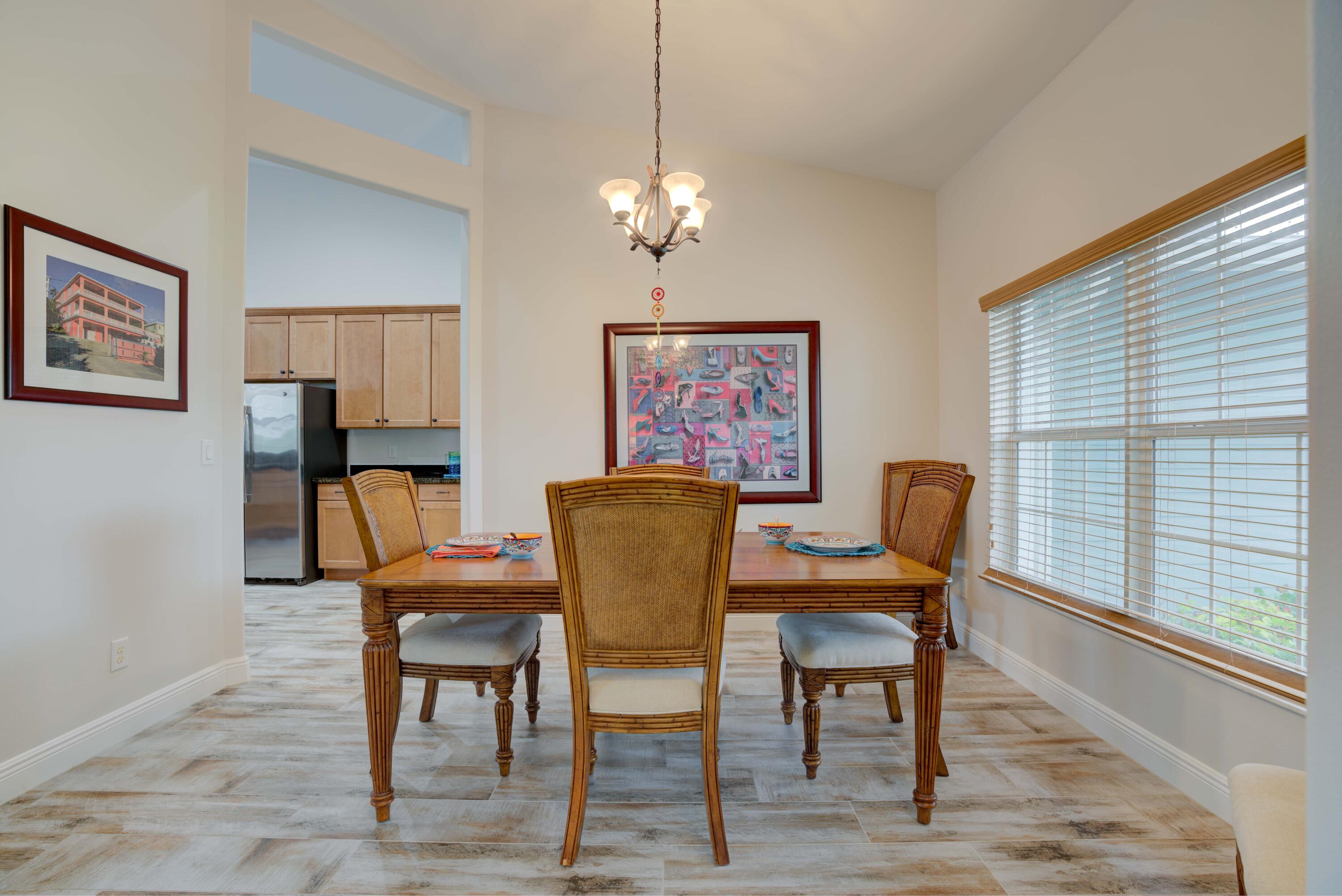 112 Fairview W