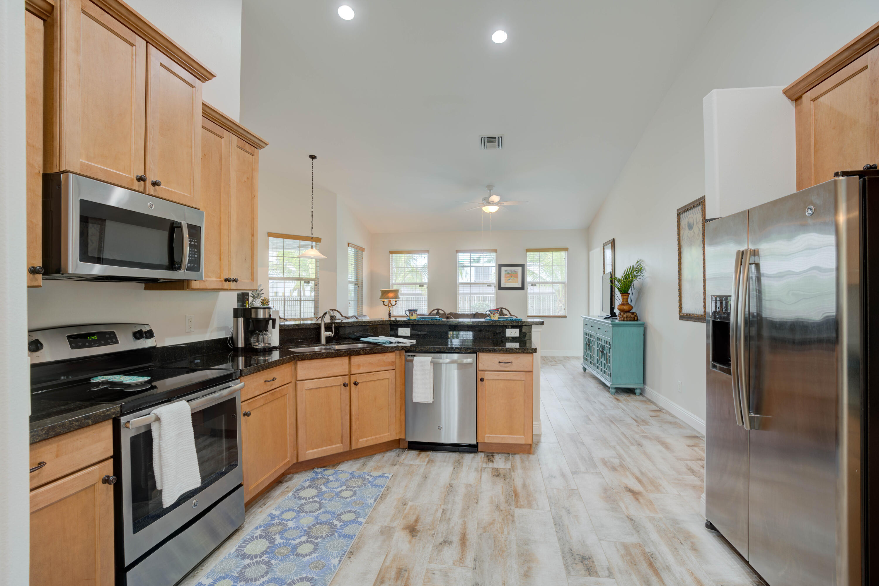 112 Fairview W