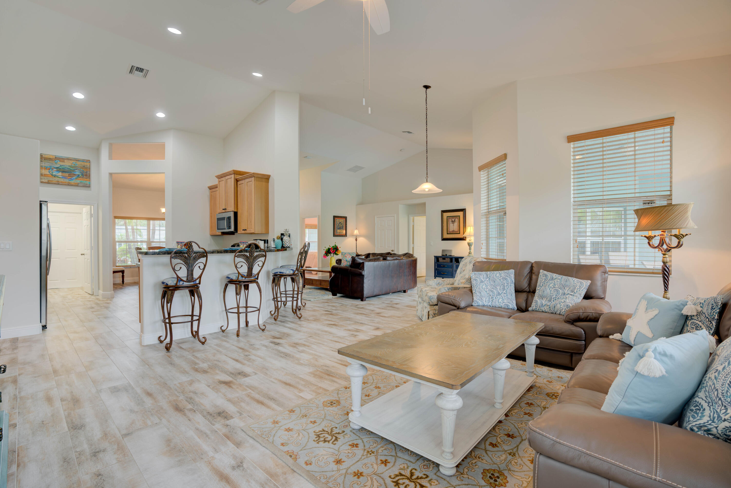 112 Fairview W