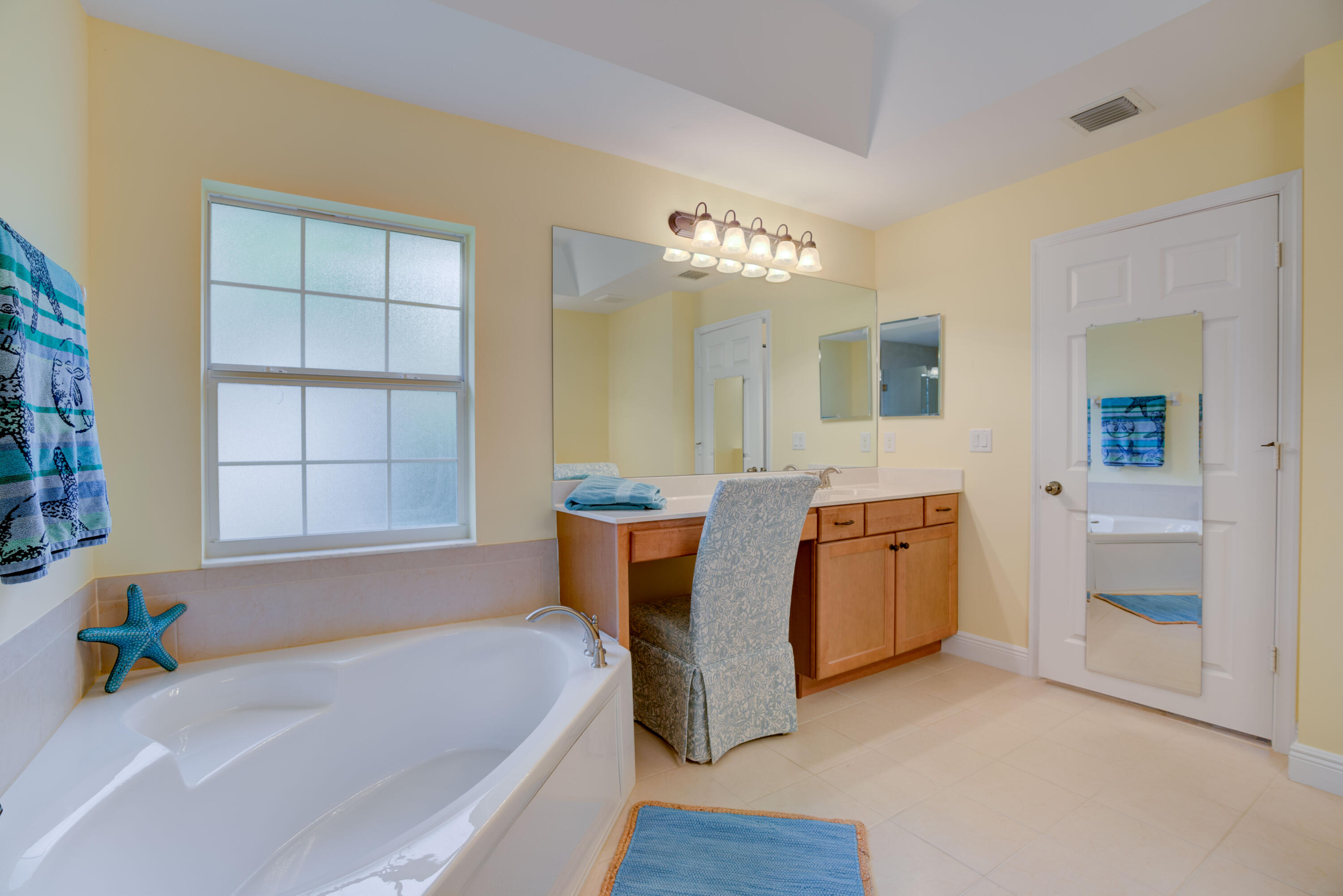 112 Fairview W