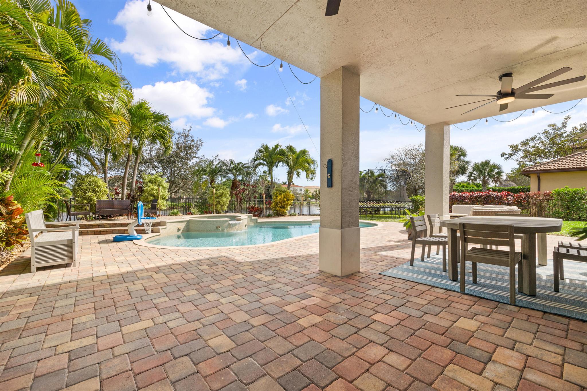 206 Umbrella Place