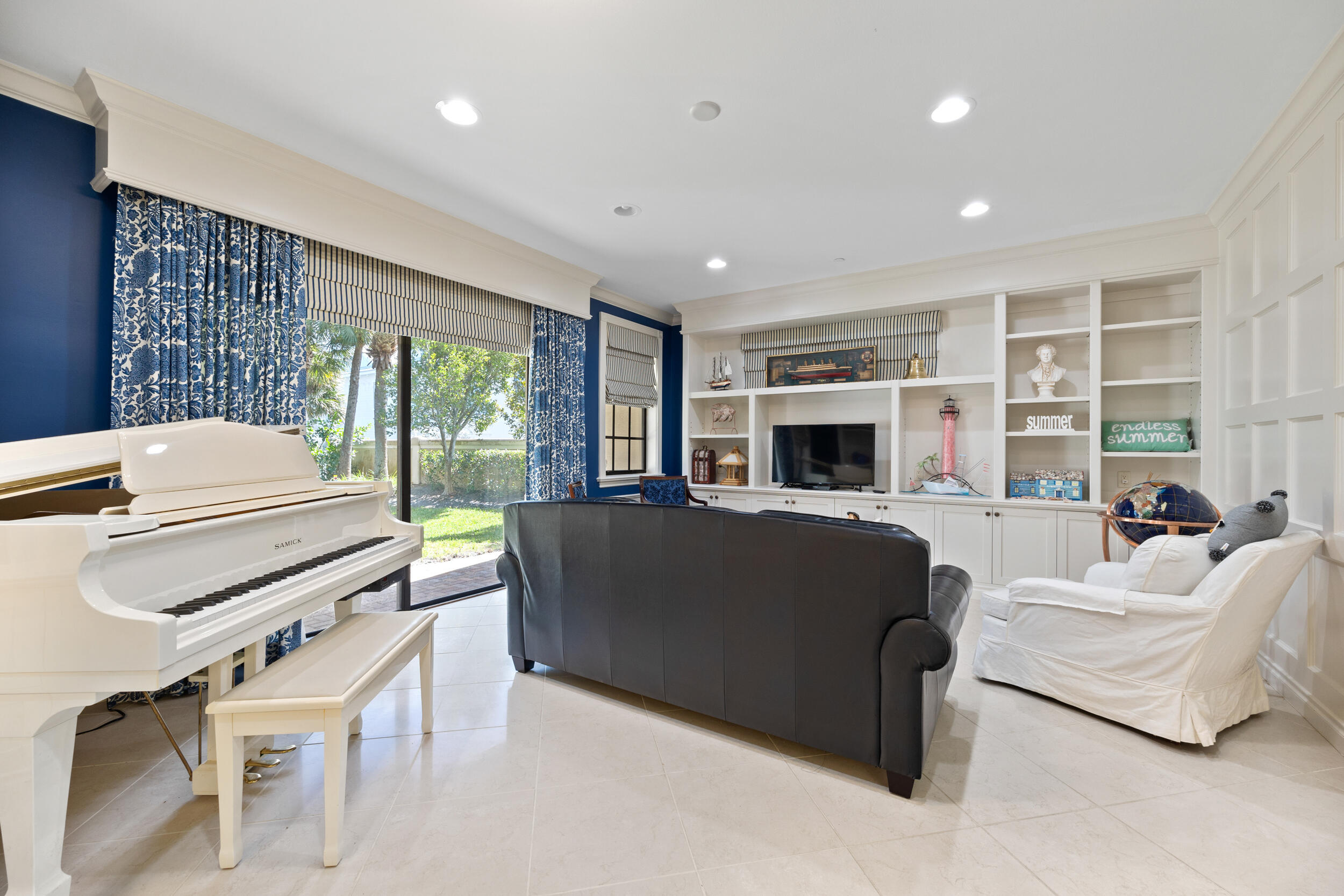 405 Del Sol Circle