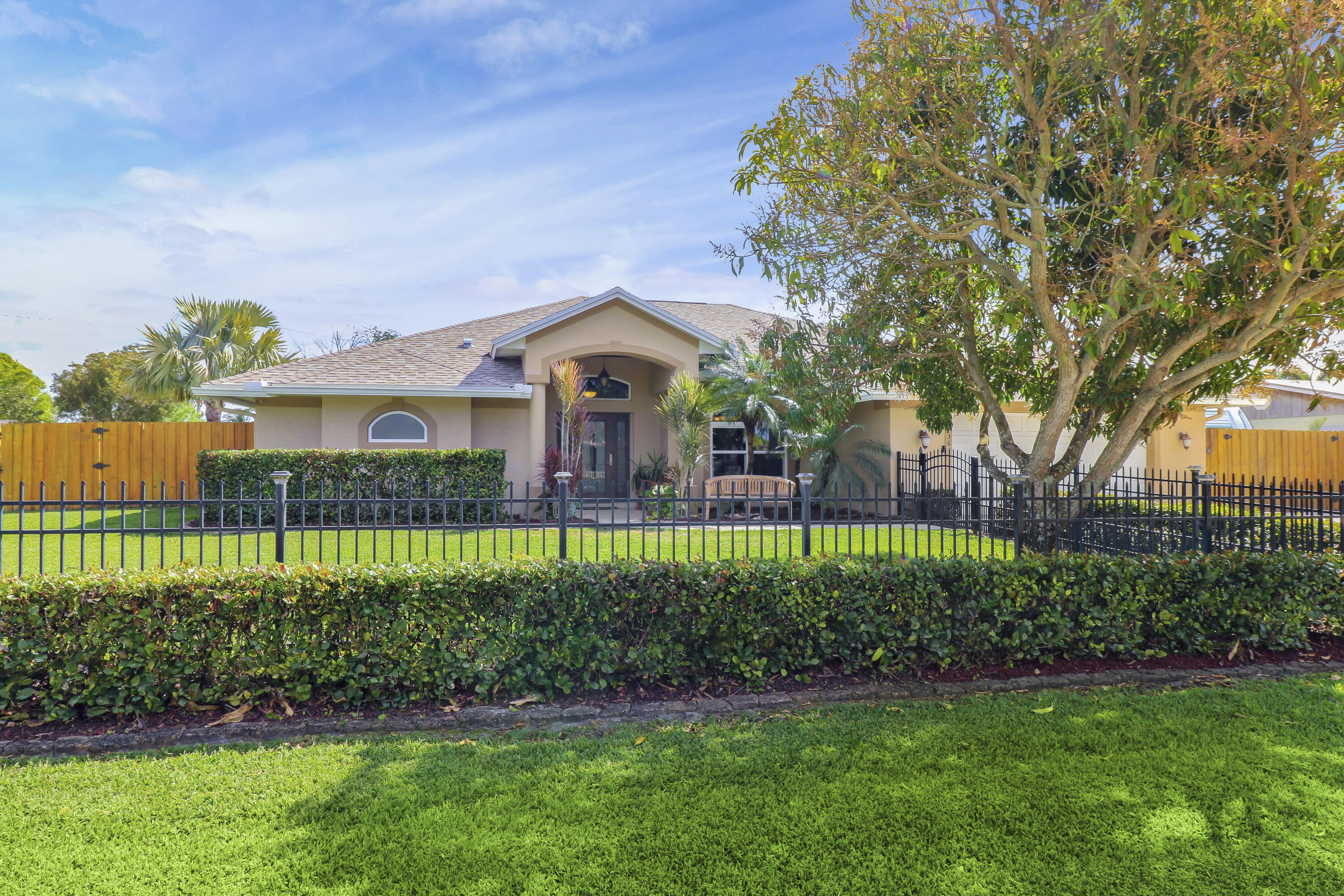 7436 SE Craig Street