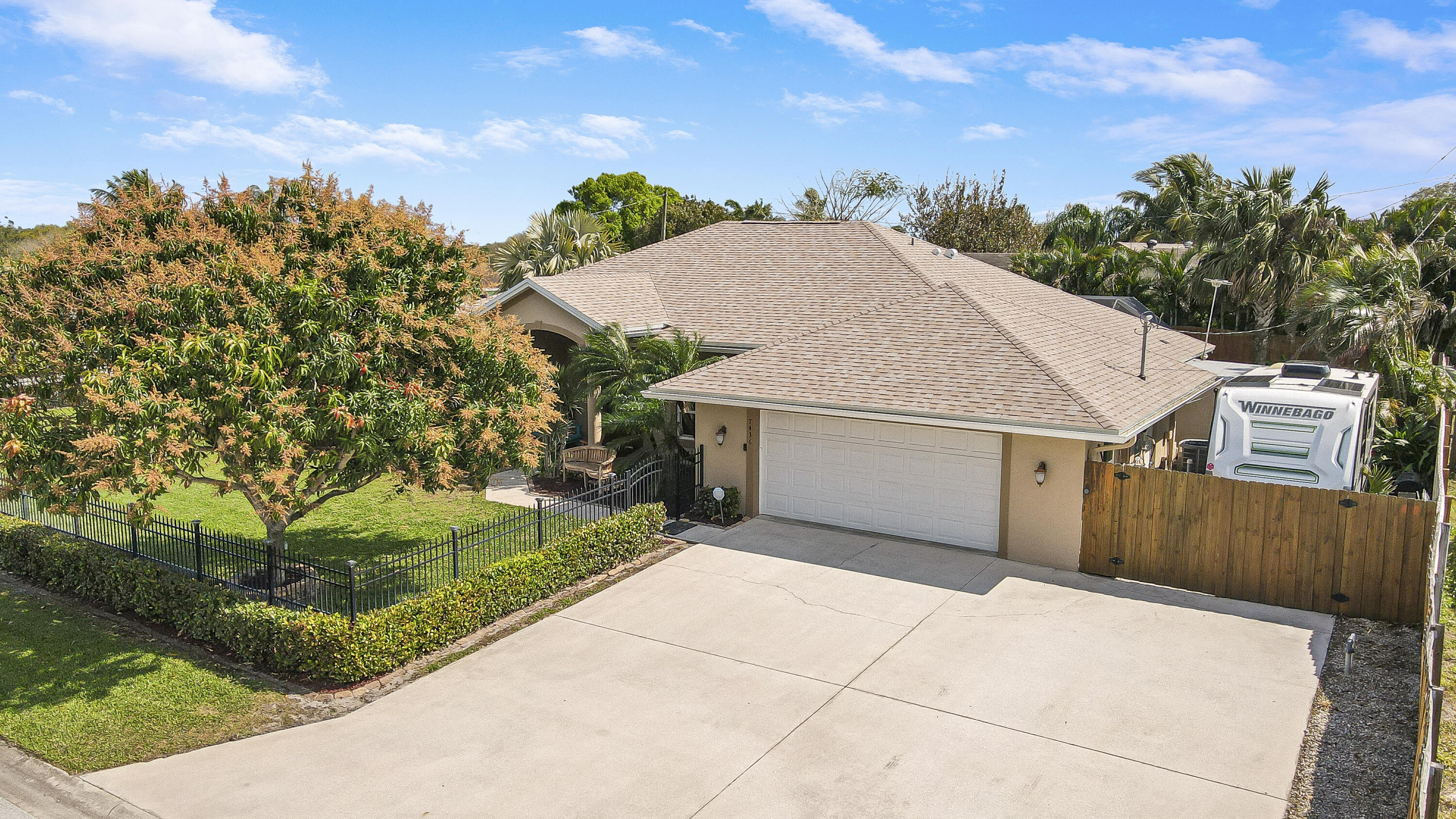 7436 SE Craig Street