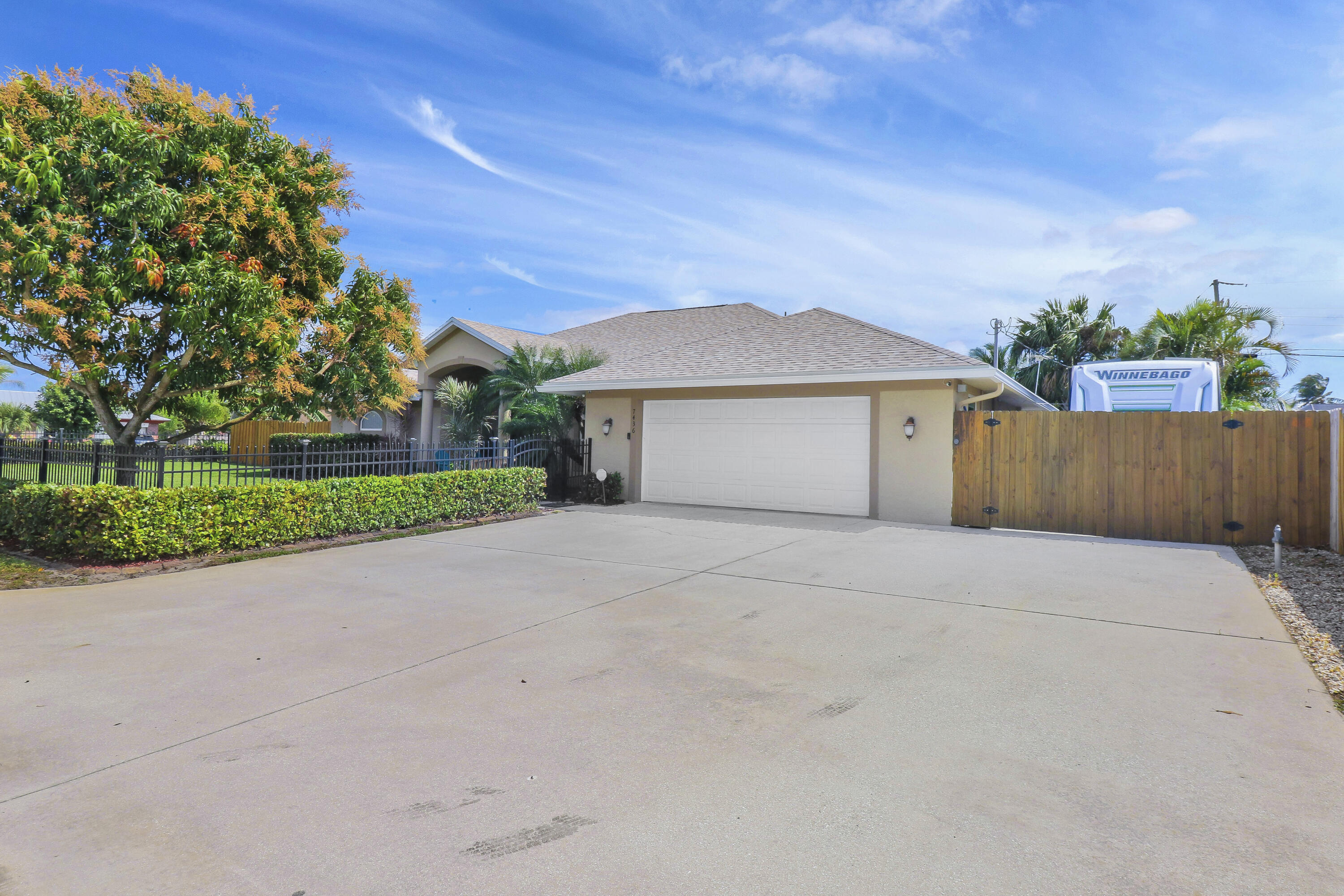 7436 SE Craig Street