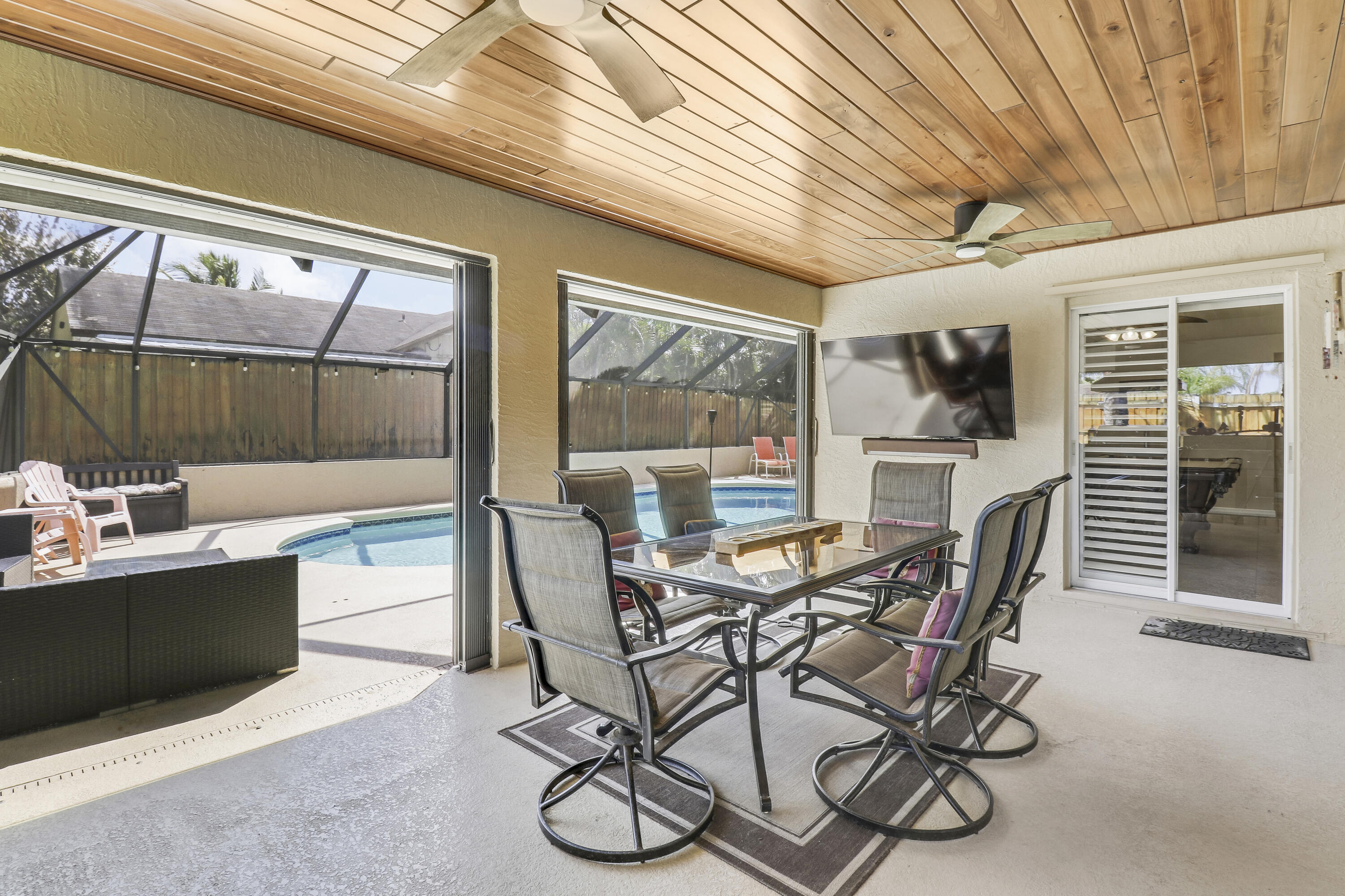 7436 SE Craig Street