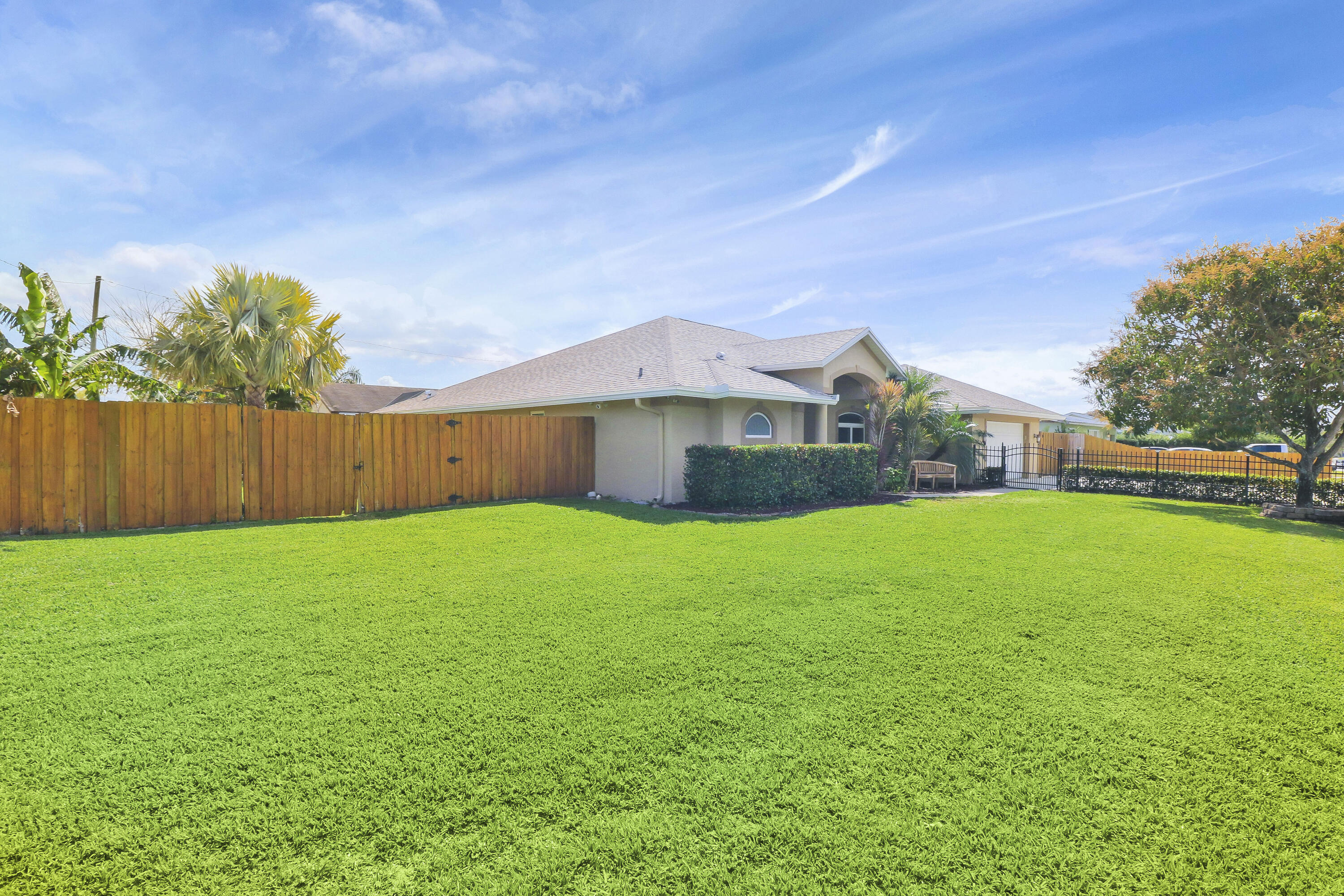 7436 SE Craig Street