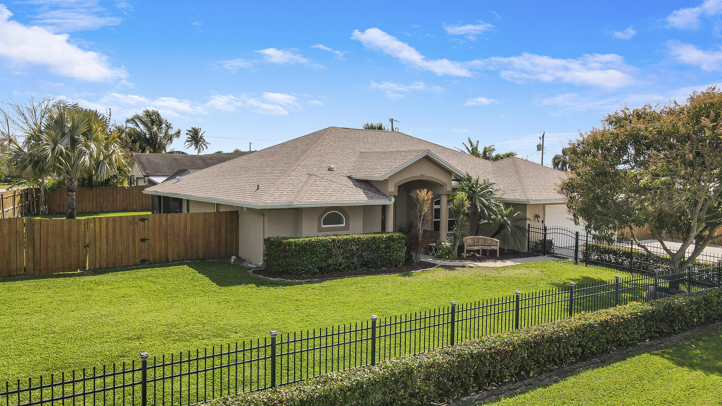 7436 SE Craig Street