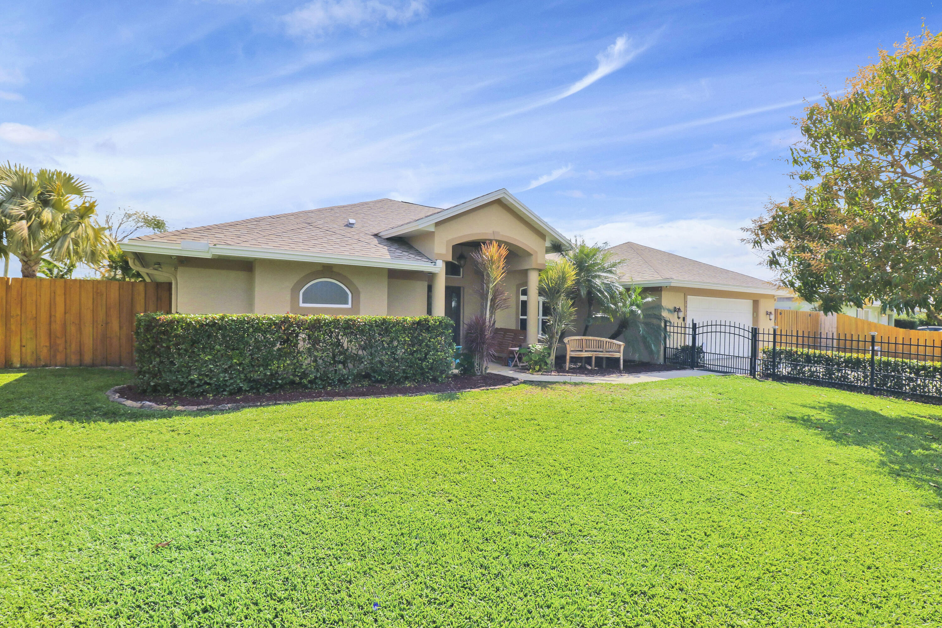 7436 SE Craig Street