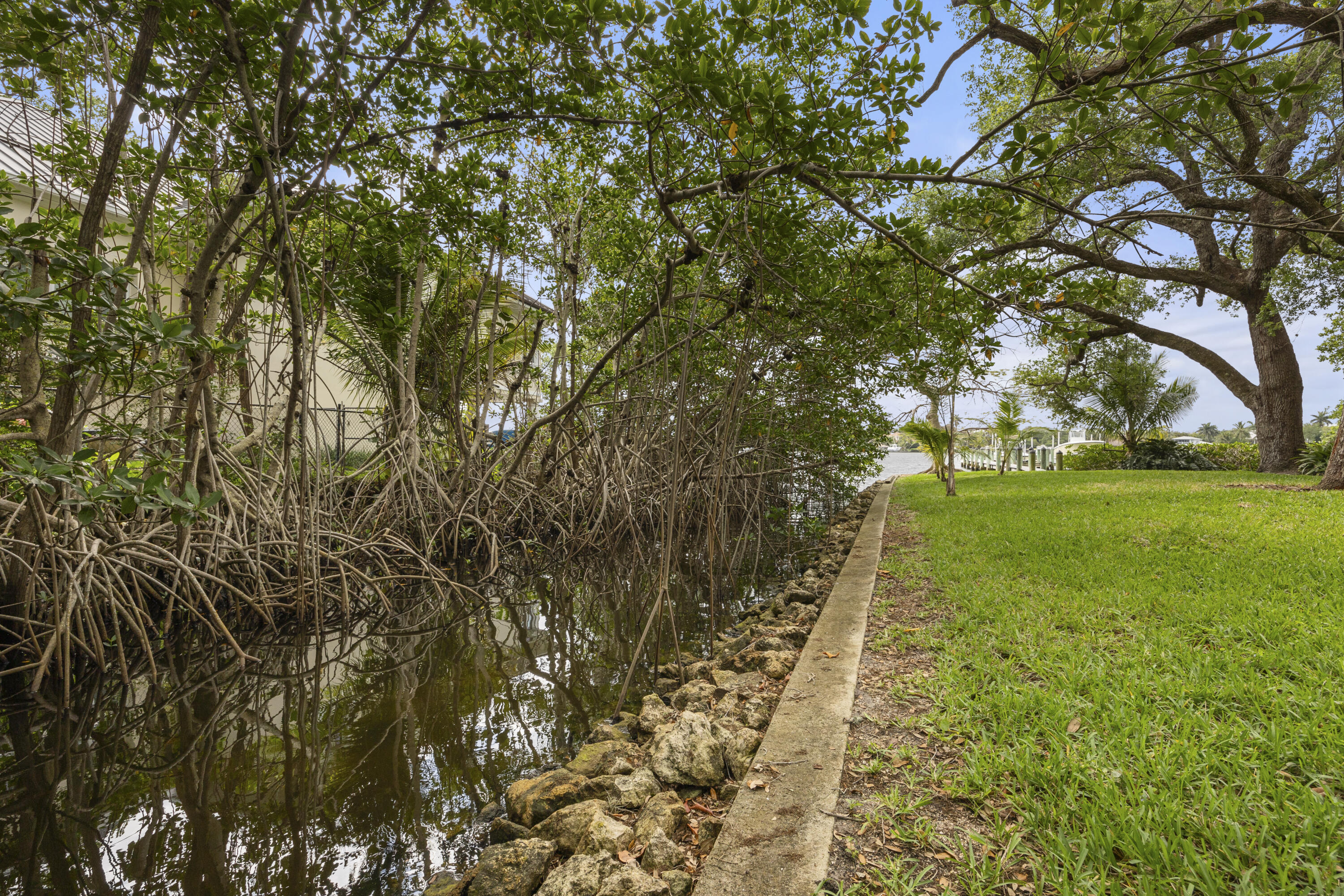 5524 Pennock Point Road