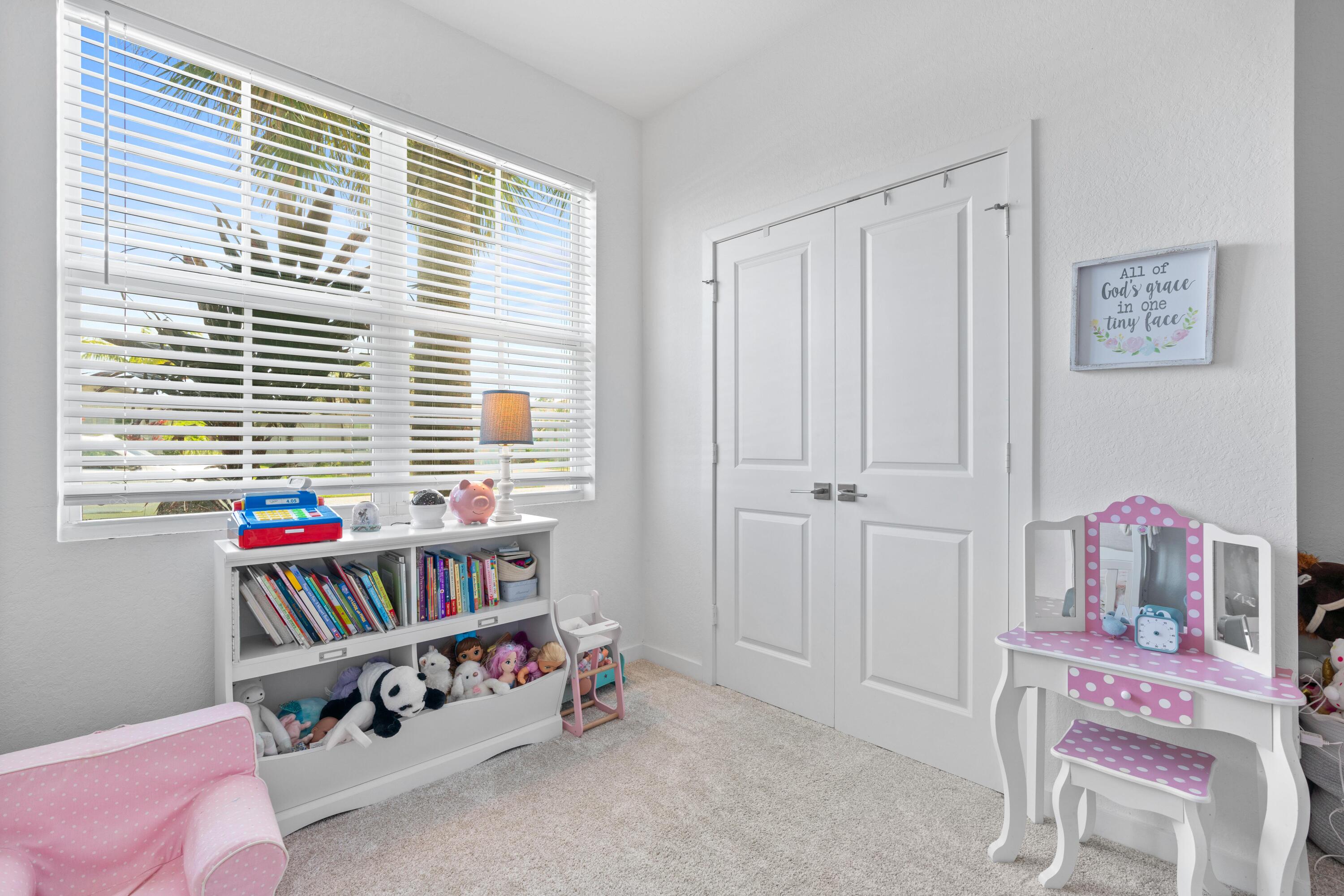 2355 SW Strawberry Terrace